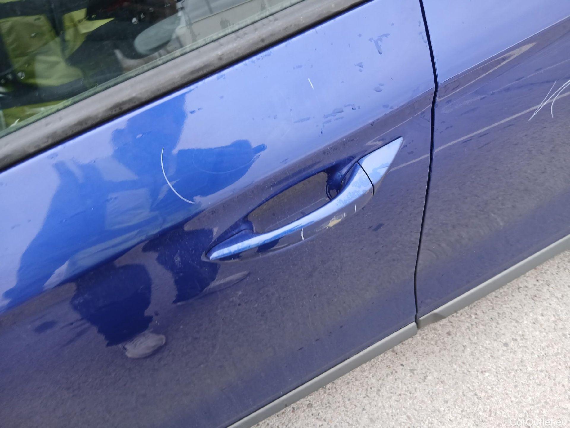  Hyundai   Ioniq HYUNDAI / 2016 / 5P / berlina con portón 1.6 GDI HEV Klass DCT #20