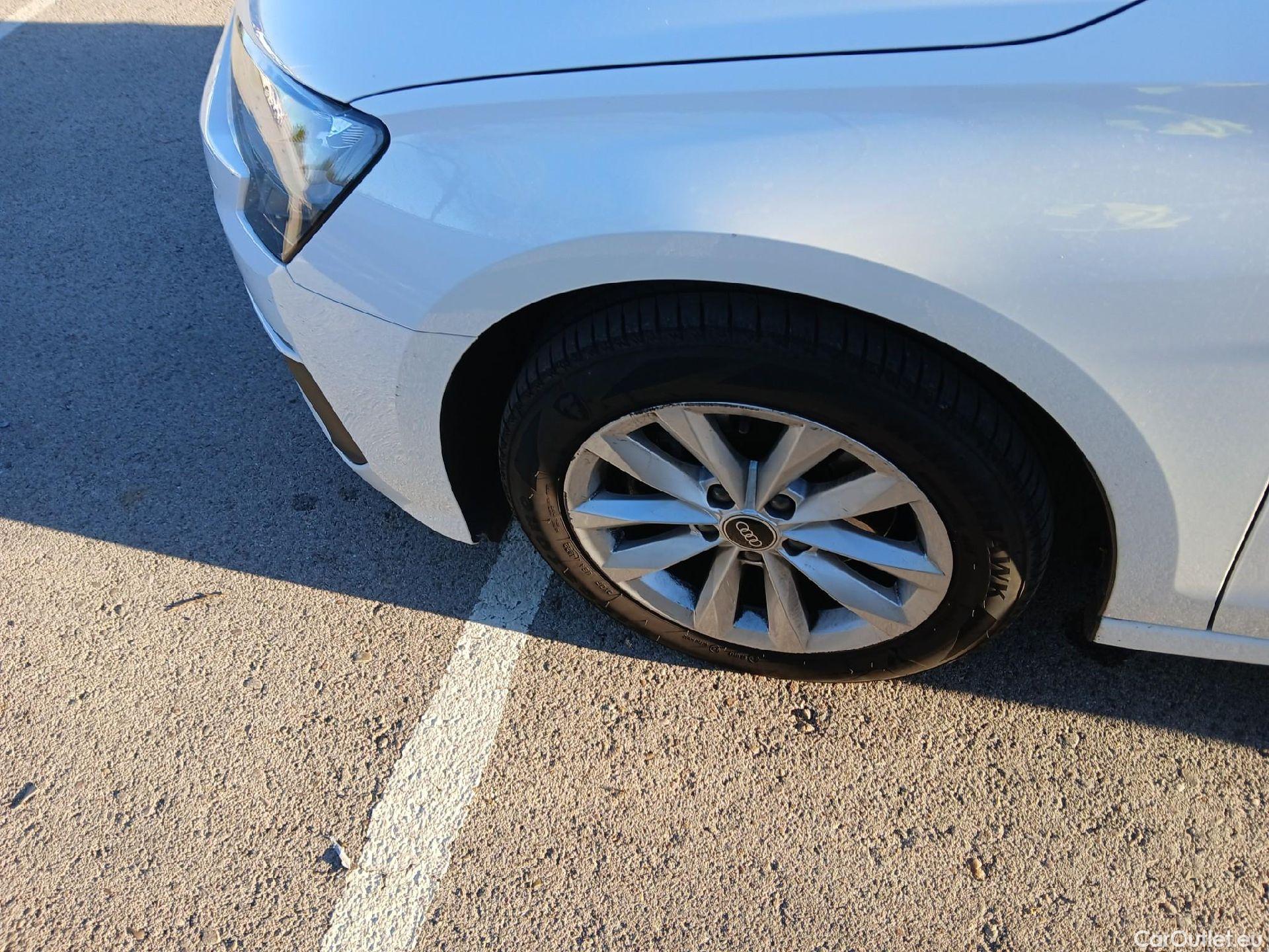  Audi  A3 AUDI  / 2020 / 5P / berlina con portón Sportback 30 TFSI 81kW (110CV) S tronic #4