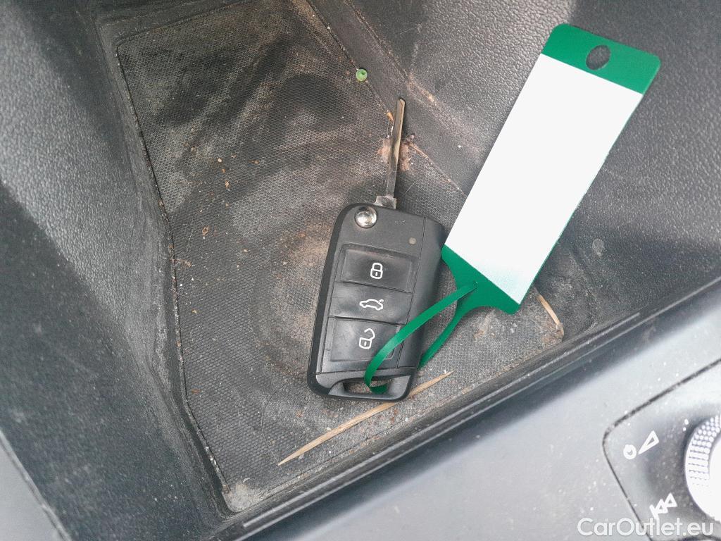  Audi  A1 Sportback AUDI A1 / 2018 / 5P / berlina con portón Sportback Adrenalin 25 TFSI 70kW (95CV)(SP)(SL) #5