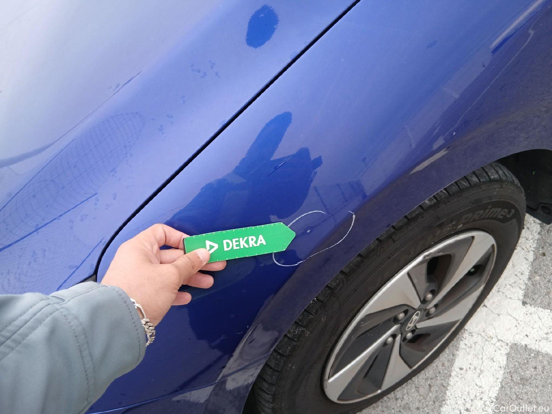  Hyundai   Ioniq HYUNDAI / 2016 / 5P / berlina con portón 1.6 GDI HEV Klass DCT #13