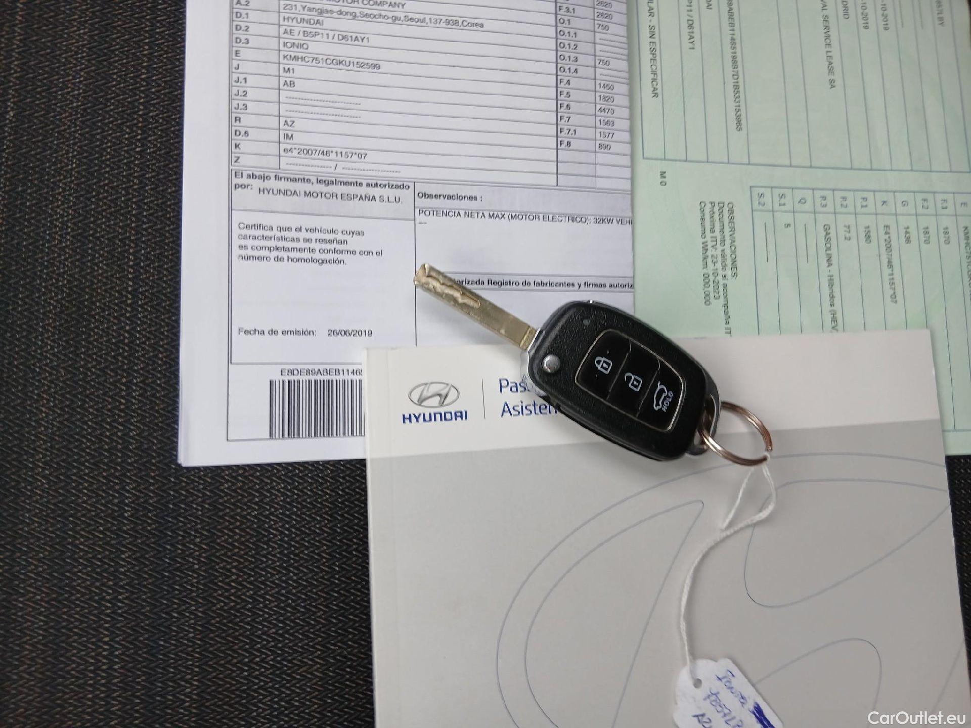  Hyundai   Ioniq HYUNDAI / 2016 / 5P / berlina con portón 1.6 GDI HEV Klass DCT #51