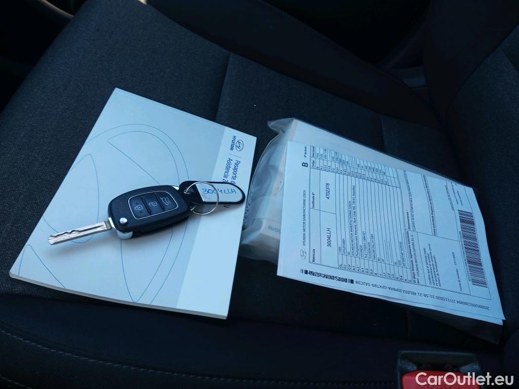  Hyundai  Tucson HYUNDAI  / 2018 / 5P / todoterreno 1.6 CRDI 85kW (116CV) 48V SLE 4X2(SP)(SL) #19