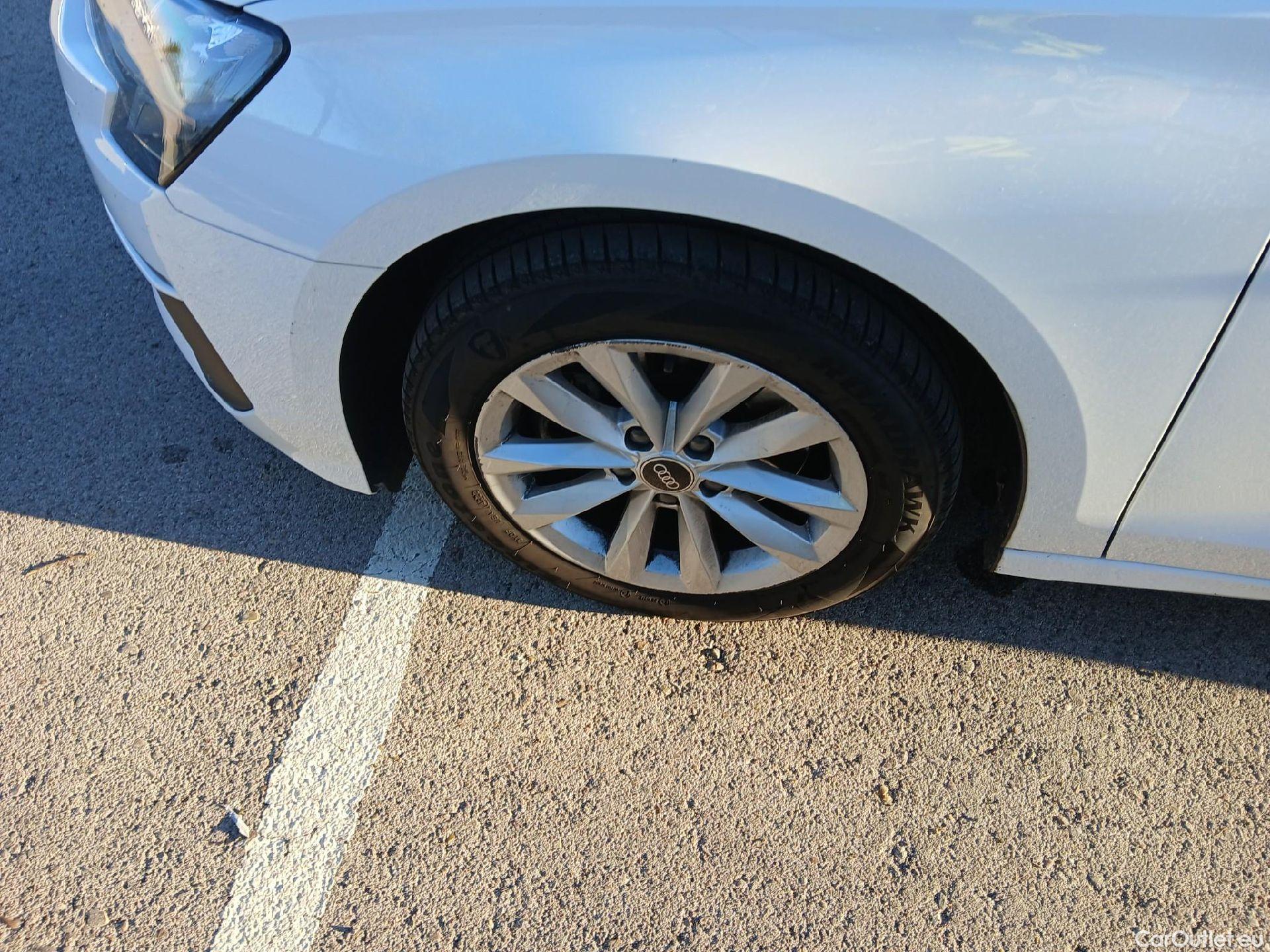  Audi  A3 AUDI  / 2020 / 5P / berlina con portón Sportback 30 TFSI 81kW (110CV) S tronic #1