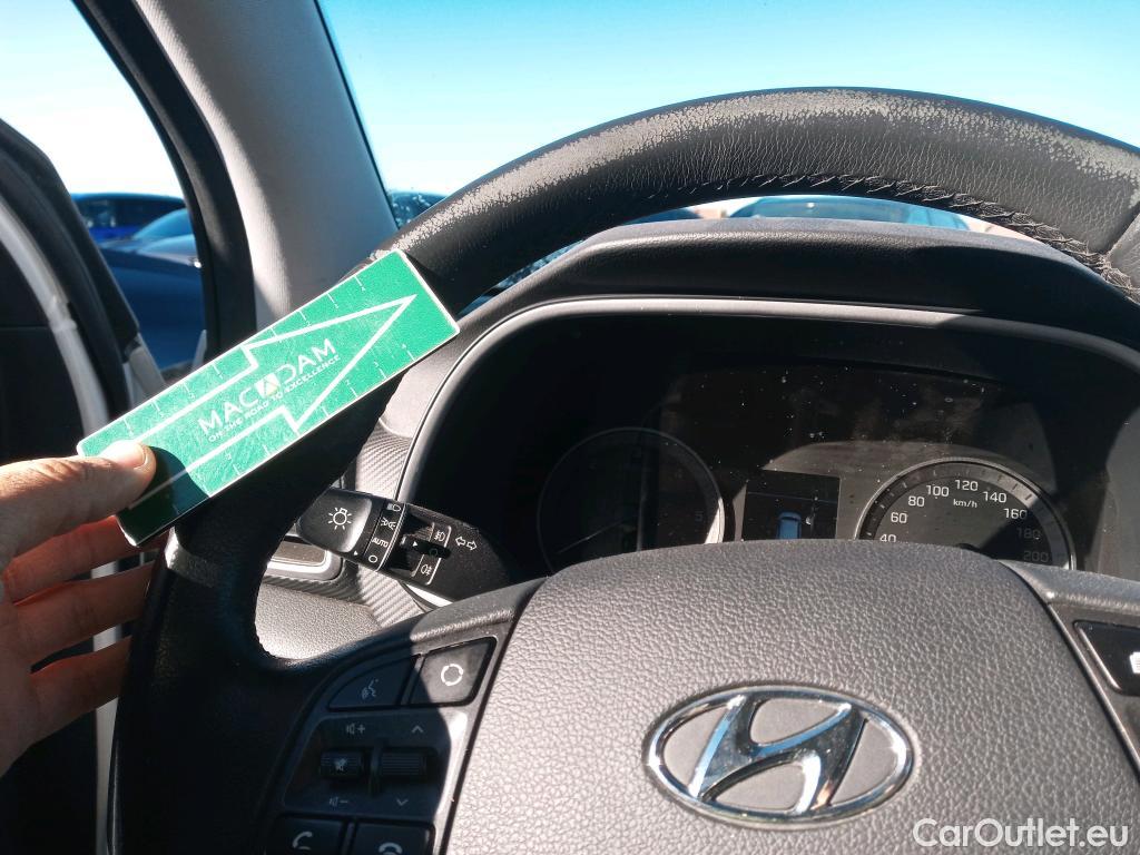  Hyundai  Tucson HYUNDAI  / 2018 / 5P / todoterreno 1.6 CRDI 85kW (116CV) 48V SLE 4X2(SP)(SL) #28