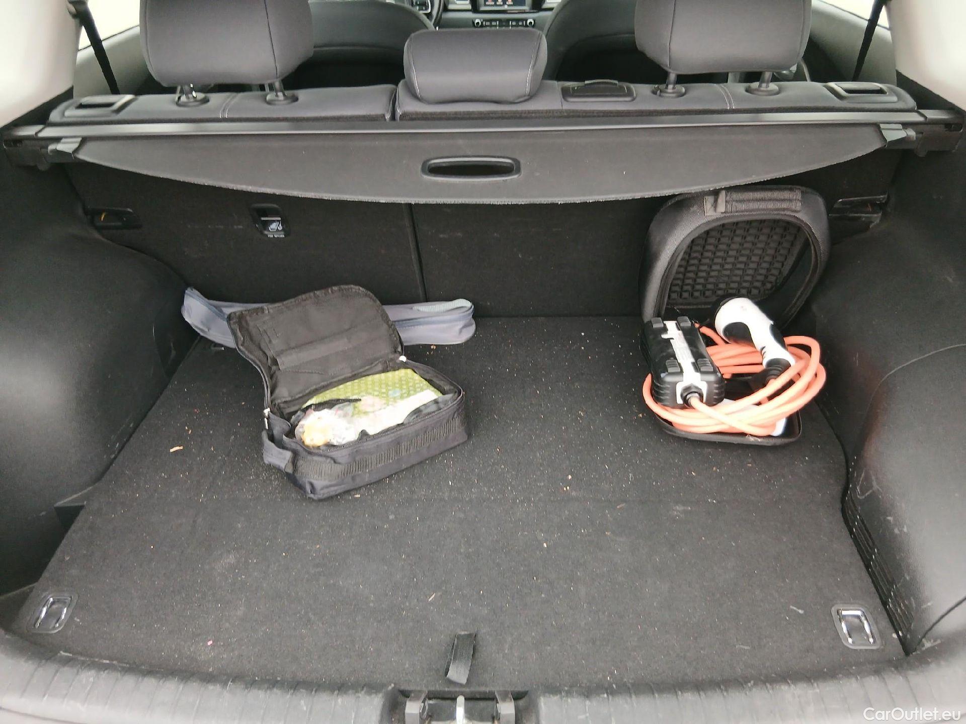  KIA  Niro KIA  Hïbrido Enchufable / 2016 / 5P / crossover 1.6 GDi Híbrido Enchufable 104kW Drive #2