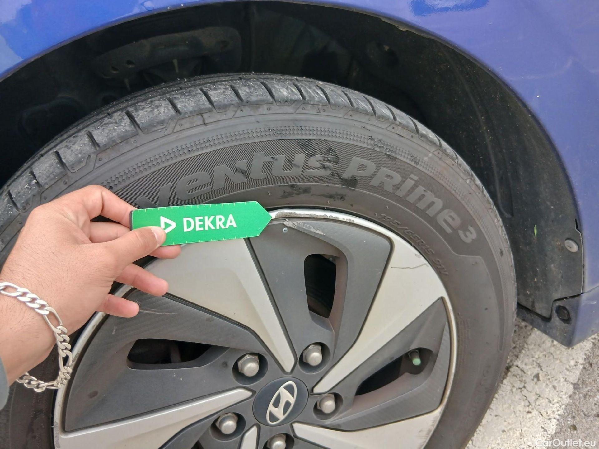  Hyundai   Ioniq HYUNDAI / 2016 / 5P / berlina con portón 1.6 GDI HEV Klass DCT #12