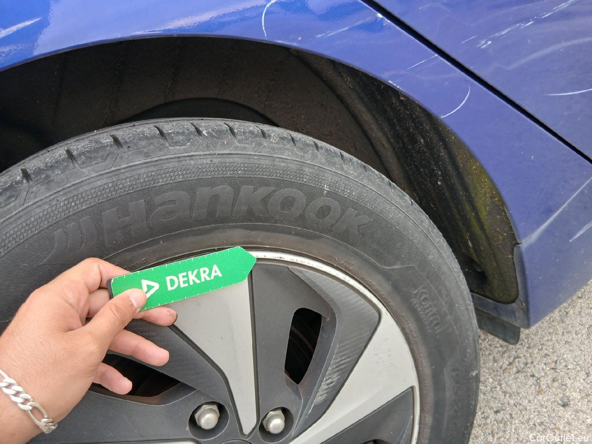  Hyundai   Ioniq HYUNDAI / 2016 / 5P / berlina con portón 1.6 GDI HEV Klass DCT #35