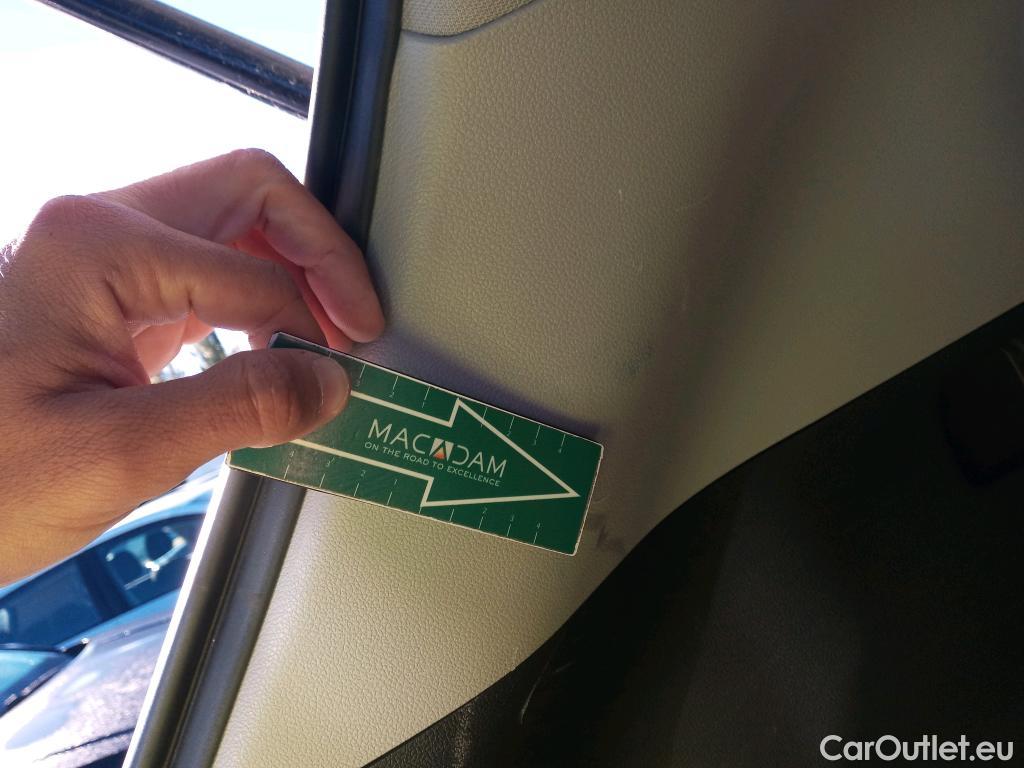  Hyundai  Tucson HYUNDAI  / 2018 / 5P / todoterreno 1.6 CRDI 85kW (116CV) 48V SLE 4X2(SP)(SL) #24