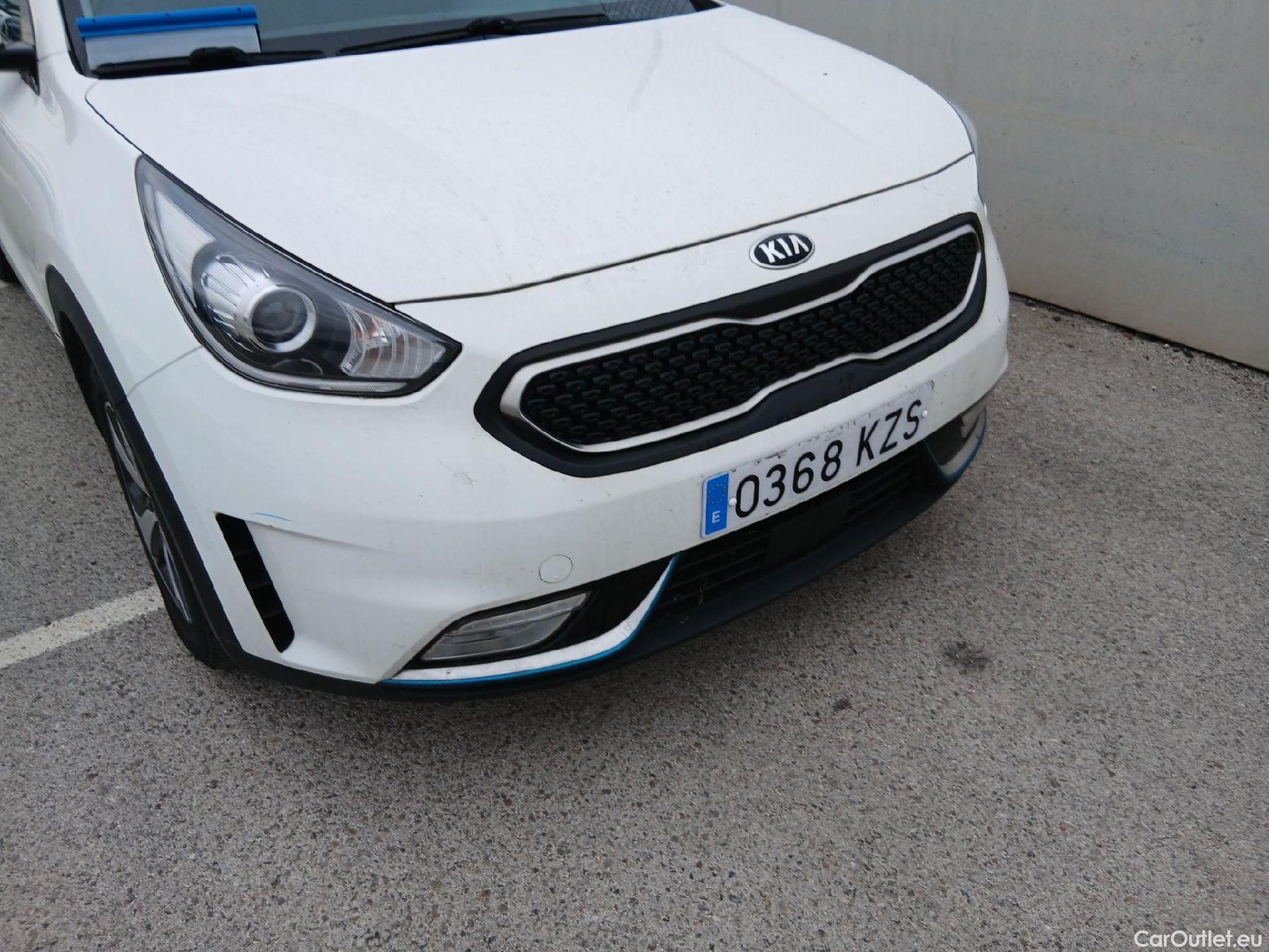  KIA  Niro KIA  Hïbrido Enchufable / 2016 / 5P / crossover 1.6 GDi Híbrido Enchufable 104kW Drive #3