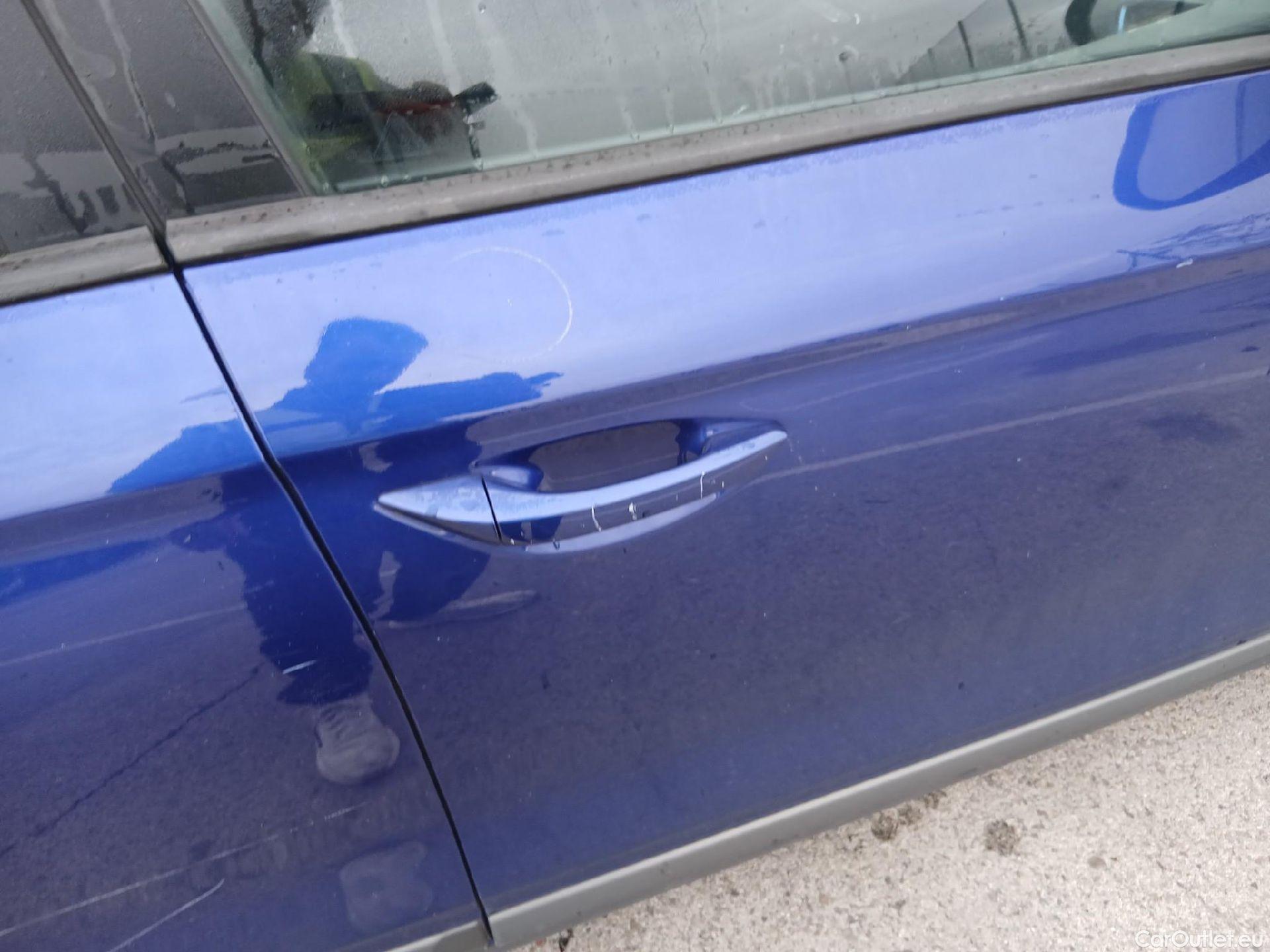  Hyundai   Ioniq HYUNDAI / 2016 / 5P / berlina con portón 1.6 GDI HEV Klass DCT #44