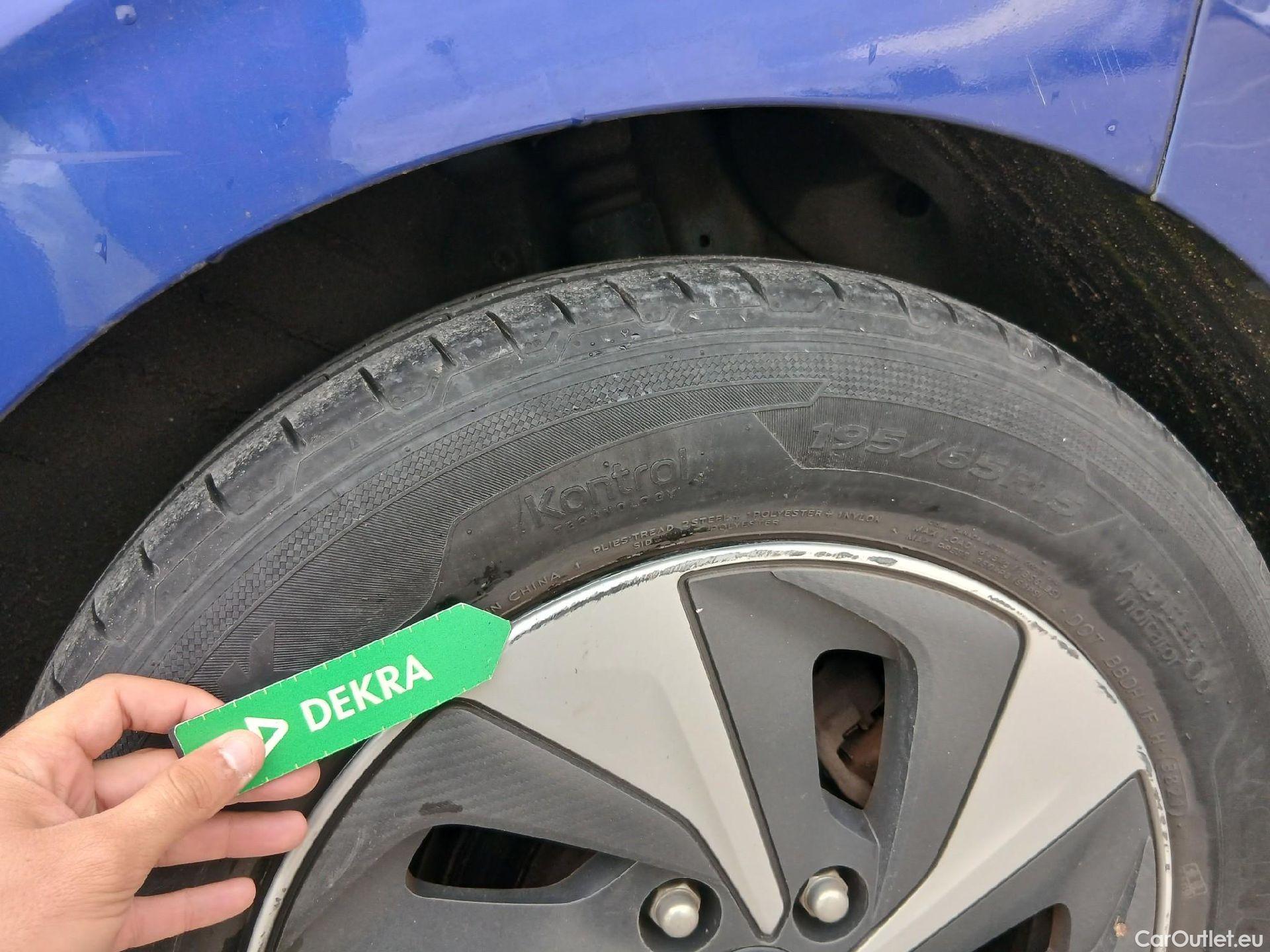  Hyundai   Ioniq HYUNDAI / 2016 / 5P / berlina con portón 1.6 GDI HEV Klass DCT #26