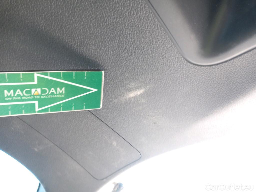  Hyundai  Tucson HYUNDAI  / 2018 / 5P / todoterreno 1.6 CRDI 85kW (116CV) 48V SLE 4X2(SP)(SL) #11