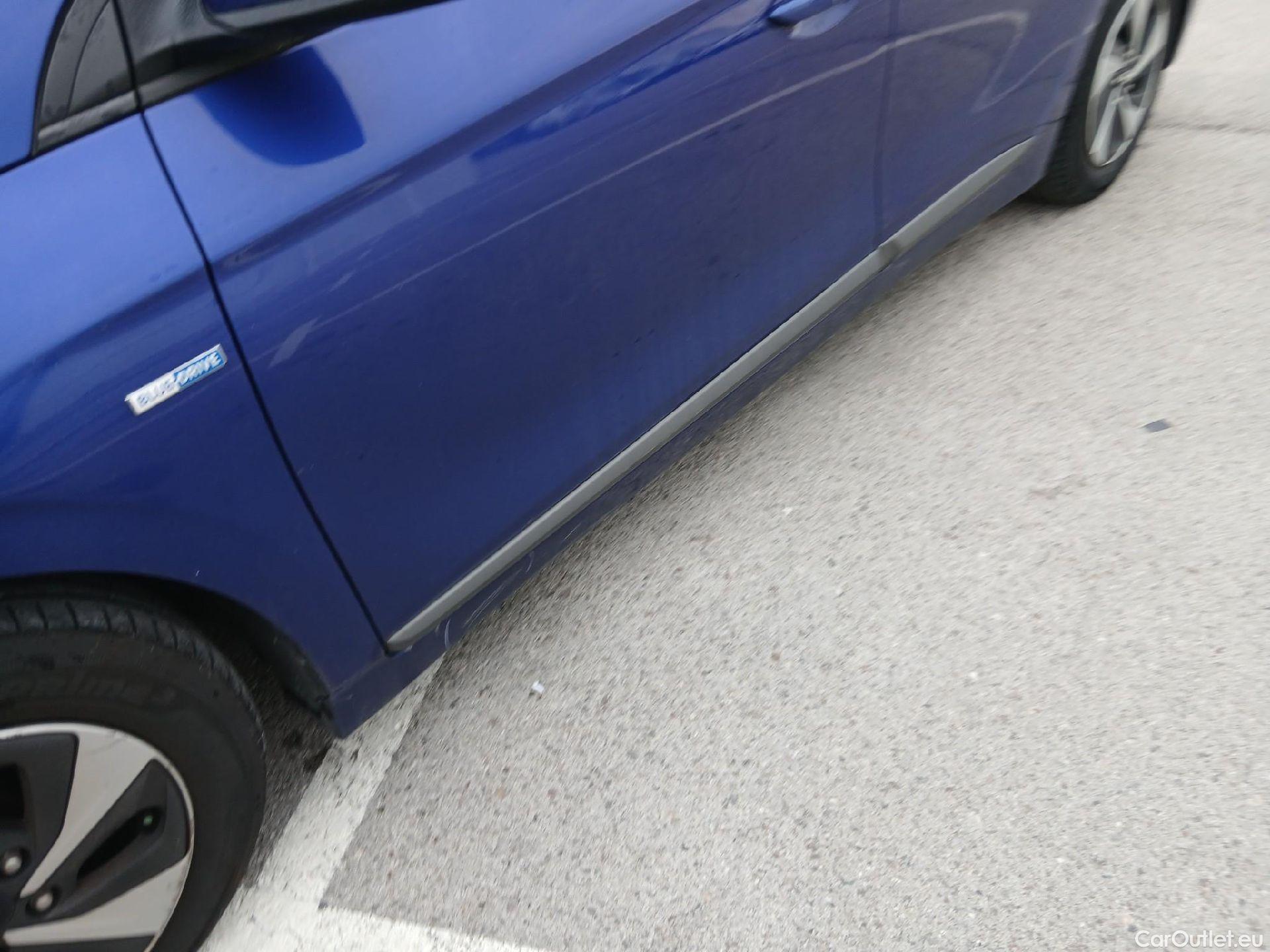  Hyundai   Ioniq HYUNDAI / 2016 / 5P / berlina con portón 1.6 GDI HEV Klass DCT #16