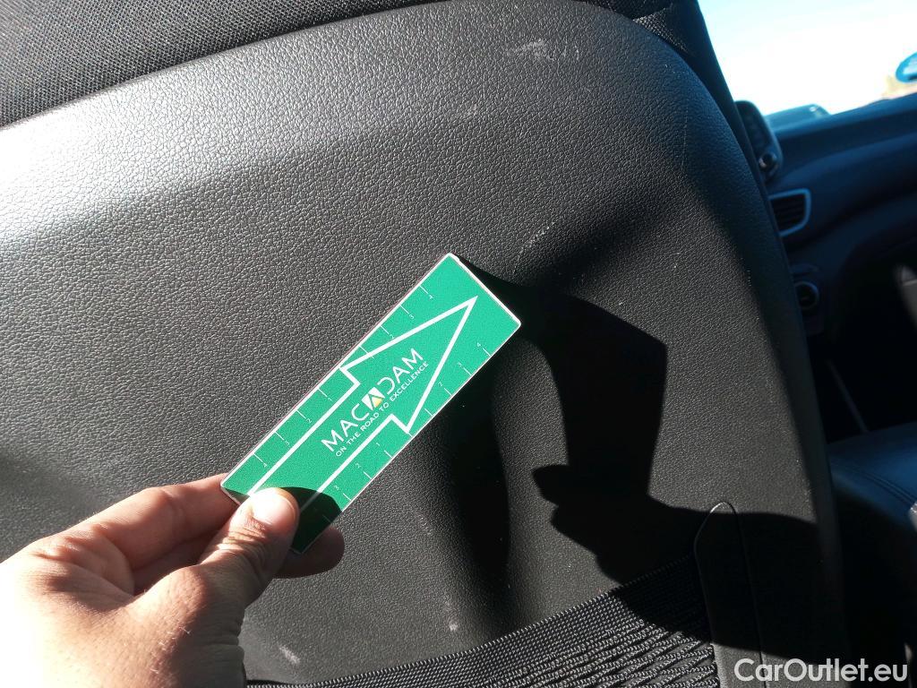  Hyundai  Tucson HYUNDAI  / 2018 / 5P / todoterreno 1.6 CRDI 85kW (116CV) 48V SLE 4X2(SP)(SL) #16