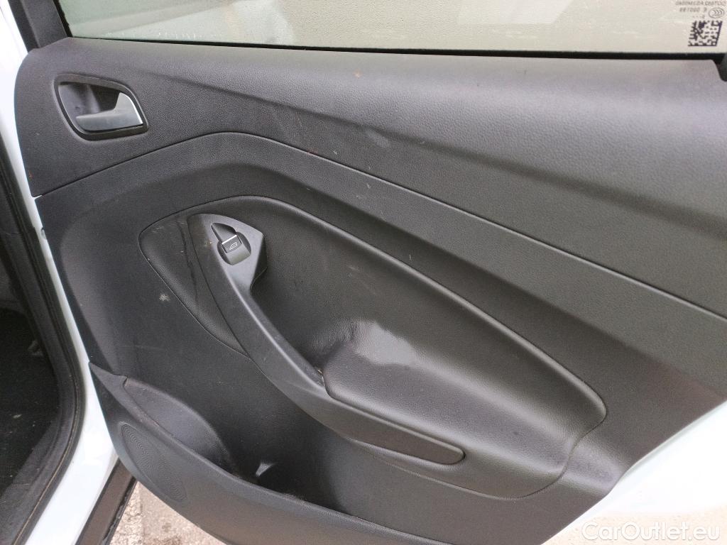  Ford  Kuga FORD  / 2016 / 5P / todoterreno 1.5 EcoBoost 88kW 4x2 Trend+ (CX) #29