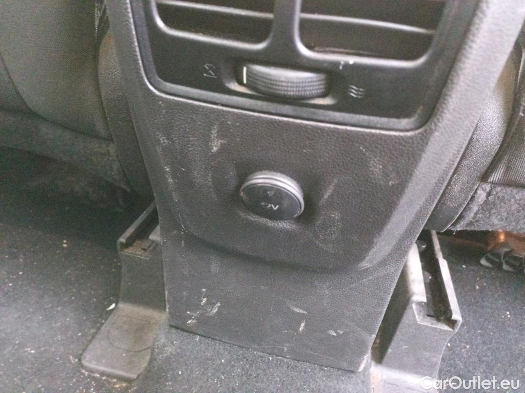  Ford  Kuga FORD  / 2016 / 5P / todoterreno 1.5 EcoBoost 88kW 4x2 Trend+ (CX) #12