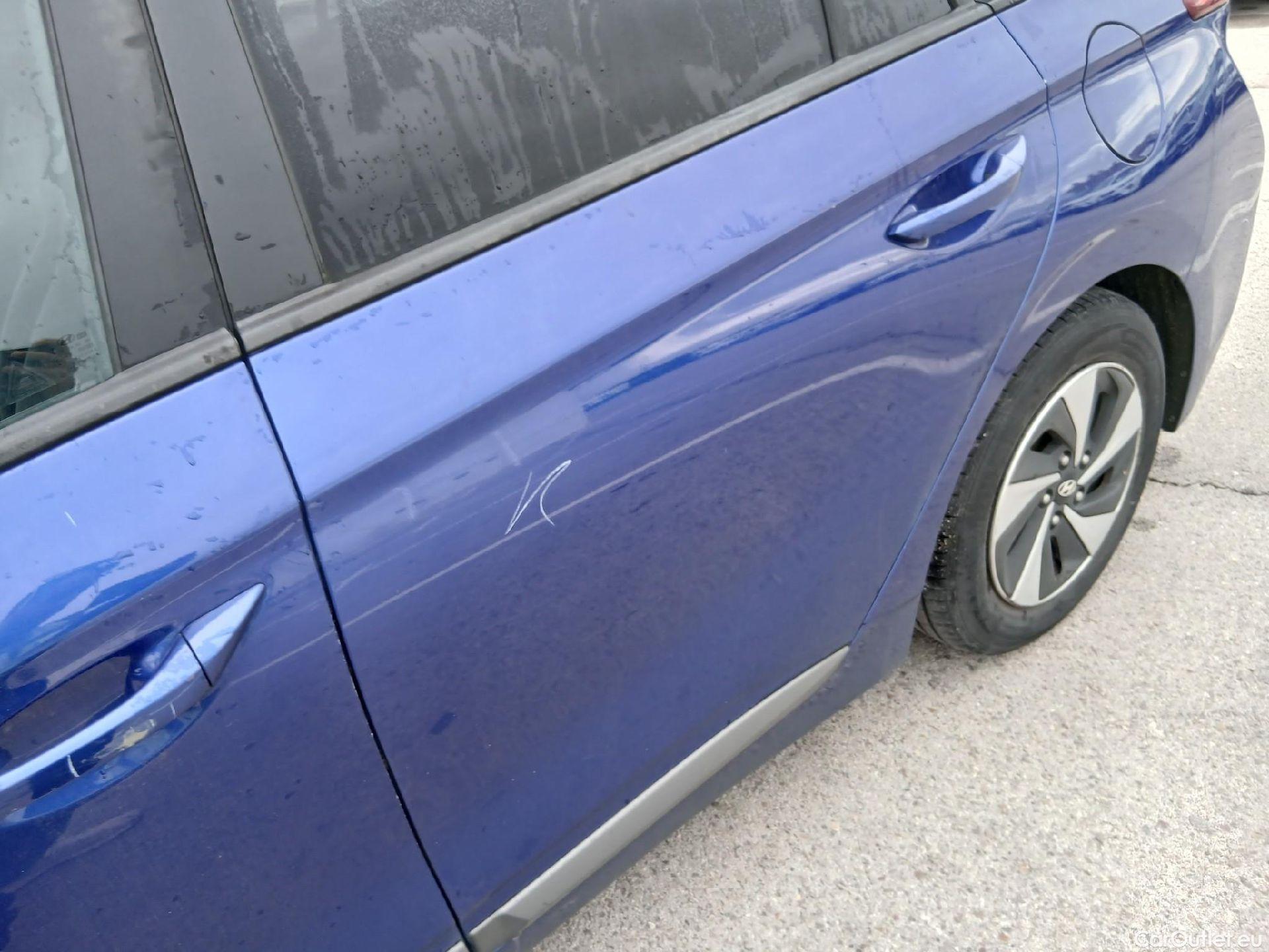  Hyundai   Ioniq HYUNDAI / 2016 / 5P / berlina con portón 1.6 GDI HEV Klass DCT #21