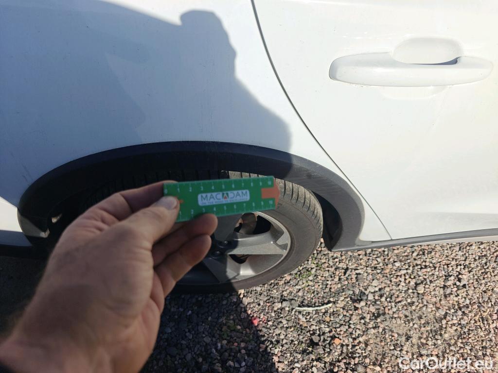  Ford  Focus FORD  / 2018 / 5P / familiar 1.5 Ecoblue 88kW Active SB #28