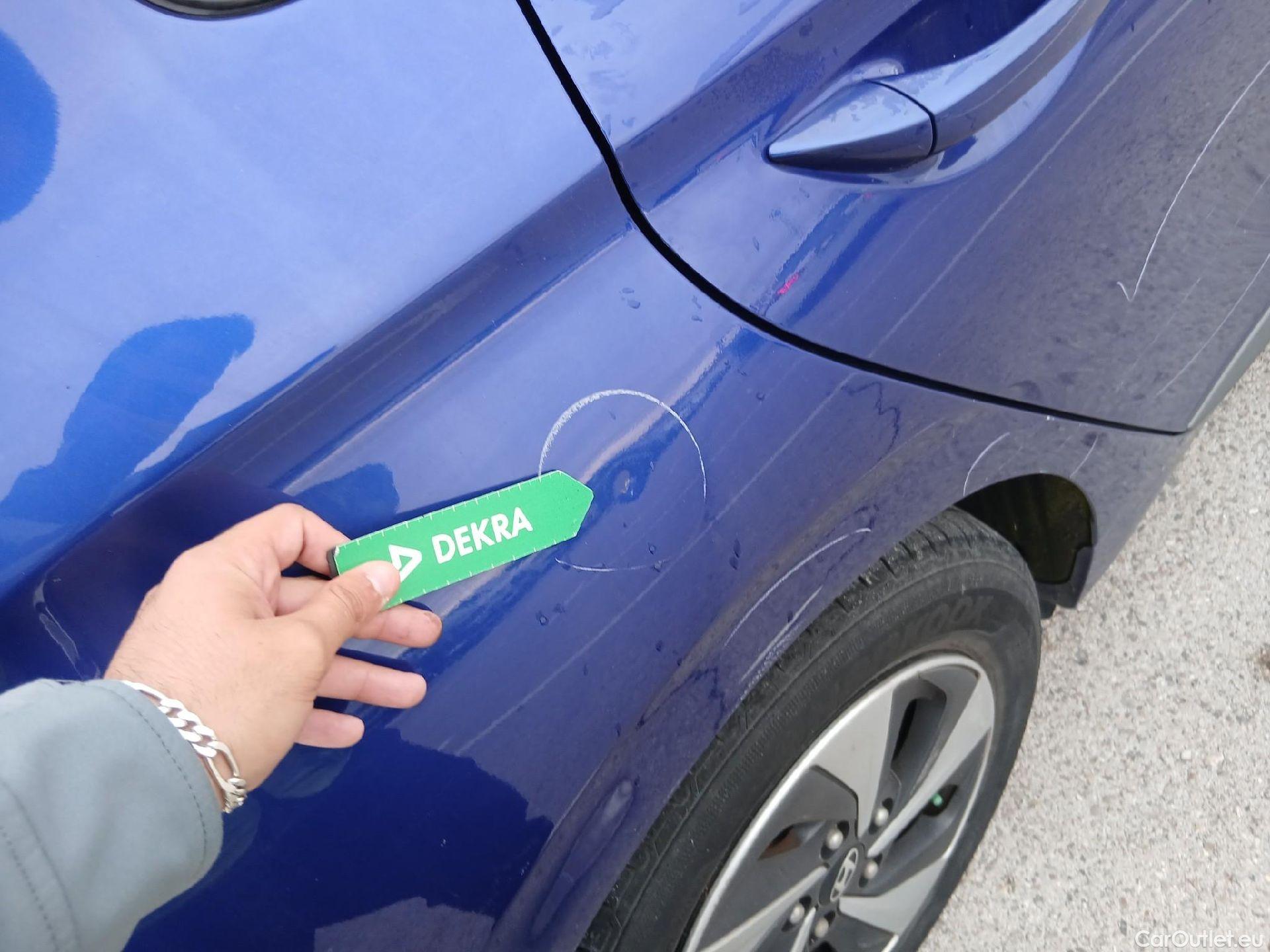  Hyundai   Ioniq HYUNDAI / 2016 / 5P / berlina con portón 1.6 GDI HEV Klass DCT #33