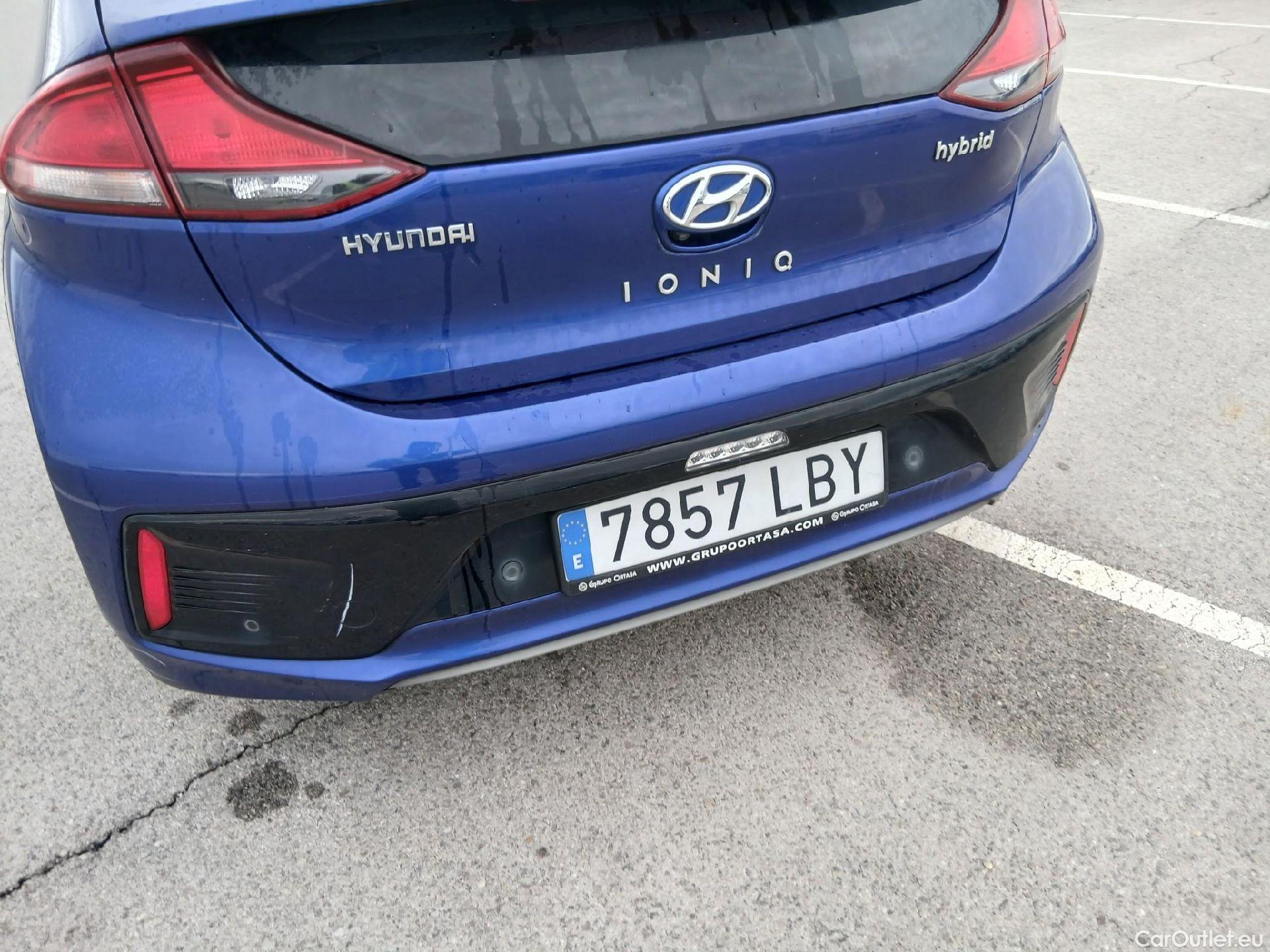  Hyundai   Ioniq HYUNDAI / 2016 / 5P / berlina con portón 1.6 GDI HEV Klass DCT #32