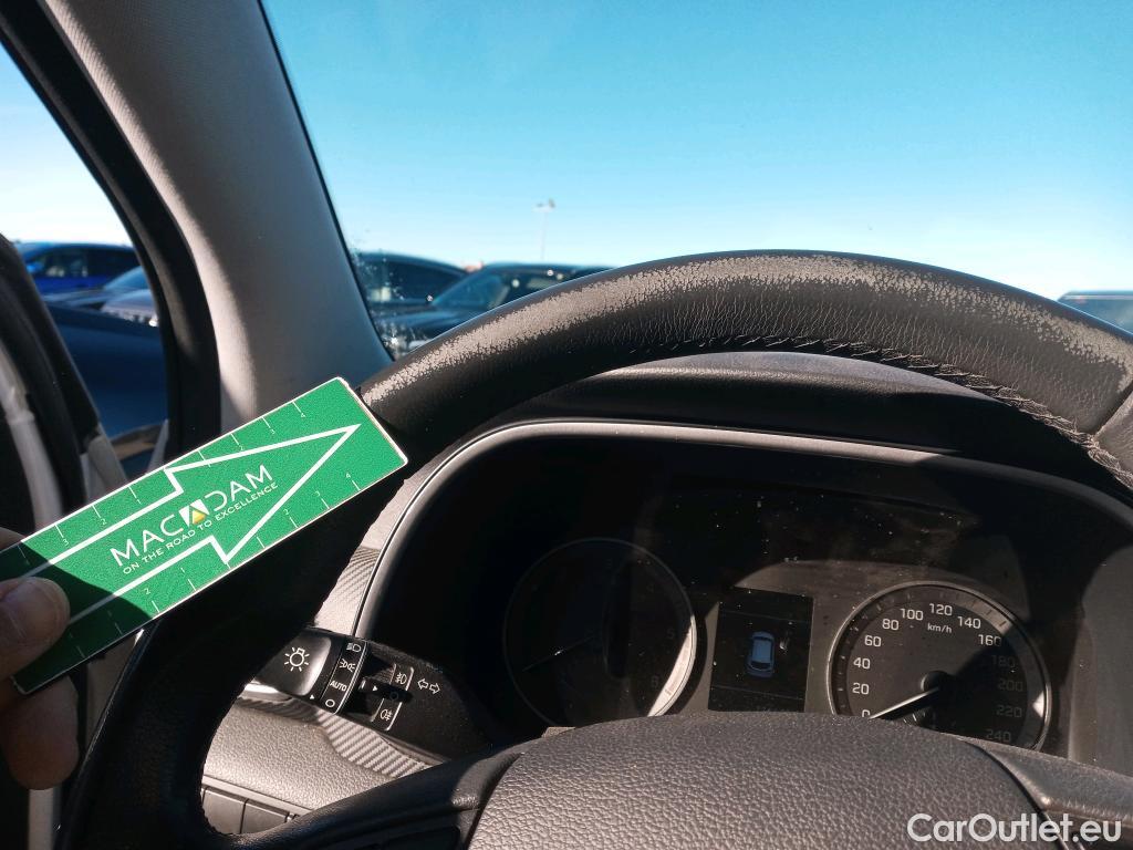  Hyundai  Tucson HYUNDAI  / 2018 / 5P / todoterreno 1.6 CRDI 85kW (116CV) 48V SLE 4X2(SP)(SL) #27