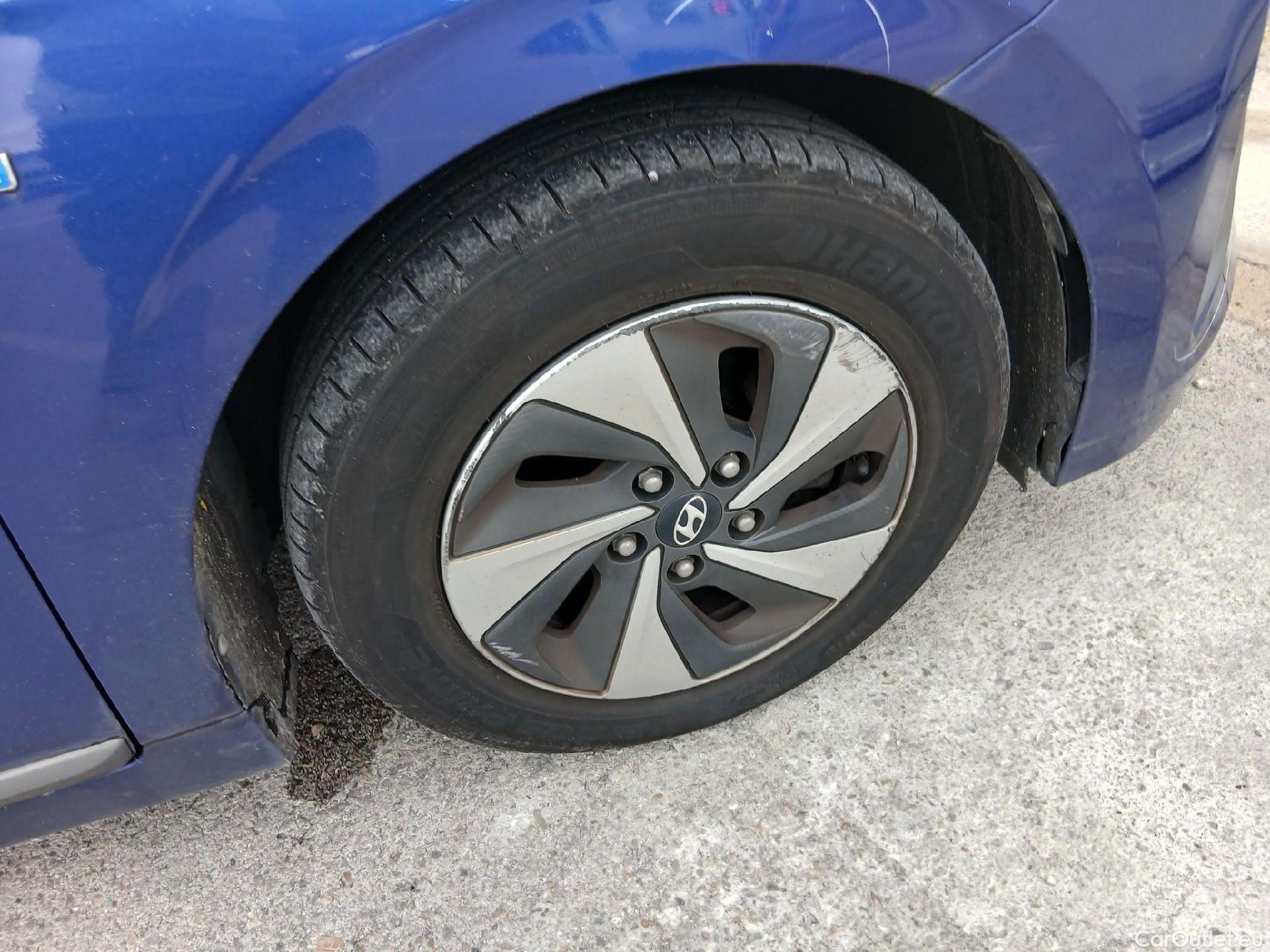  Hyundai   Ioniq HYUNDAI / 2016 / 5P / berlina con portón 1.6 GDI HEV Klass DCT #47