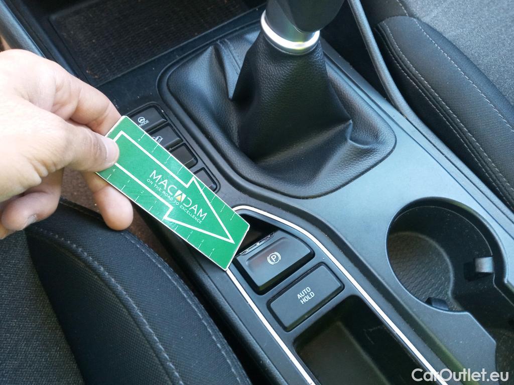  Hyundai  Tucson HYUNDAI  / 2018 / 5P / todoterreno 1.6 CRDI 85kW (116CV) 48V SLE 4X2(SP)(SL) #4