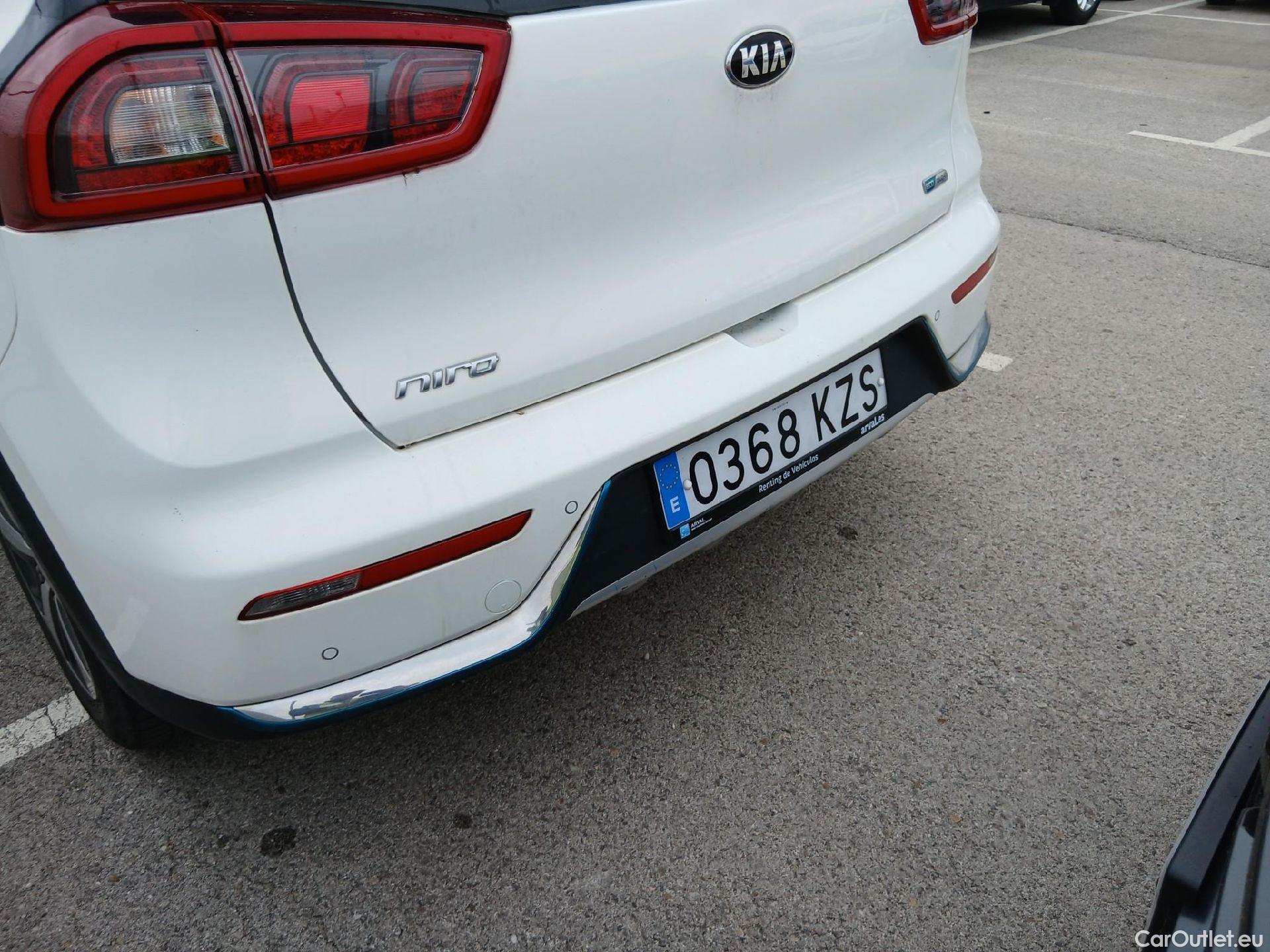  KIA  Niro KIA  Hïbrido Enchufable / 2016 / 5P / crossover 1.6 GDi Híbrido Enchufable 104kW Drive #11