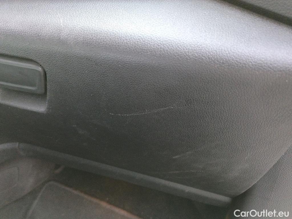  Ford  Kuga FORD  / 2016 / 5P / todoterreno 1.5 EcoBoost 88kW 4x2 Trend+ (CX) #27