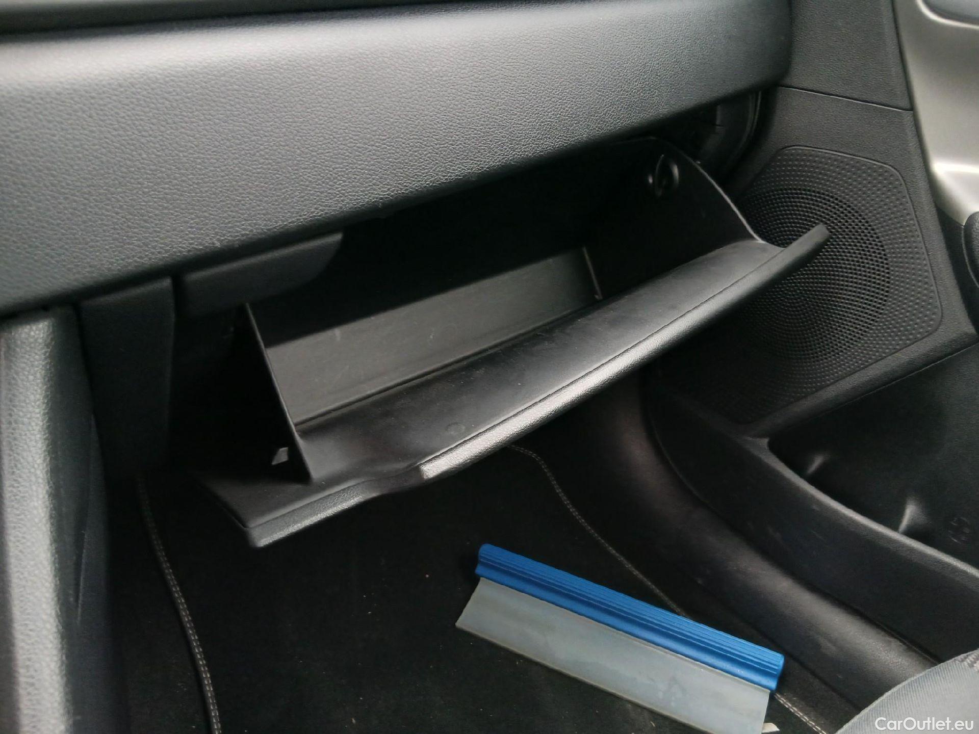  KIA  Niro KIA  Hïbrido Enchufable / 2016 / 5P / crossover 1.6 GDi Híbrido Enchufable 104kW Drive #1