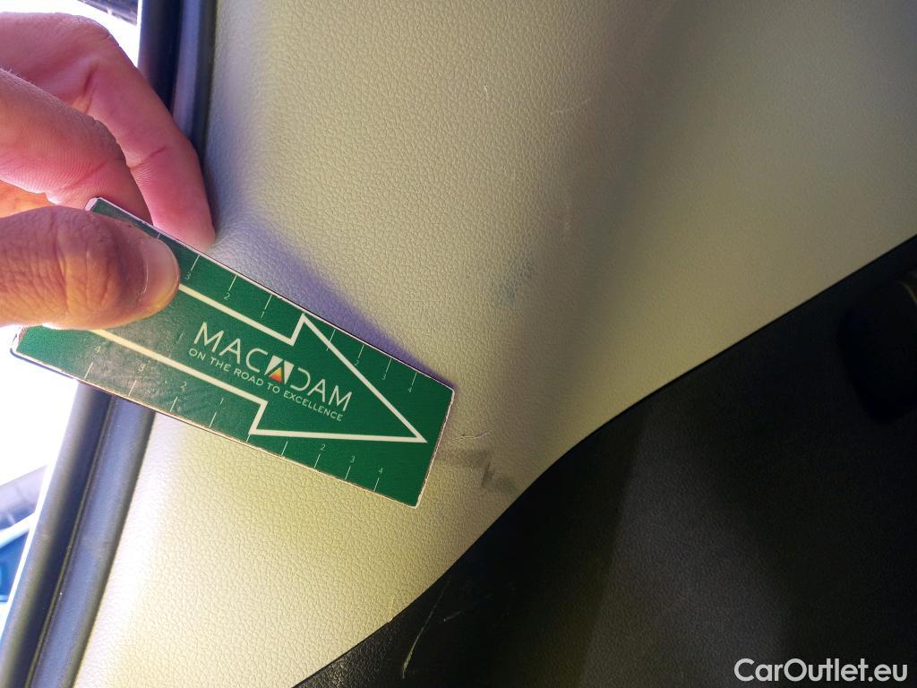  Hyundai  Tucson HYUNDAI  / 2018 / 5P / todoterreno 1.6 CRDI 85kW (116CV) 48V SLE 4X2(SP)(SL) #23