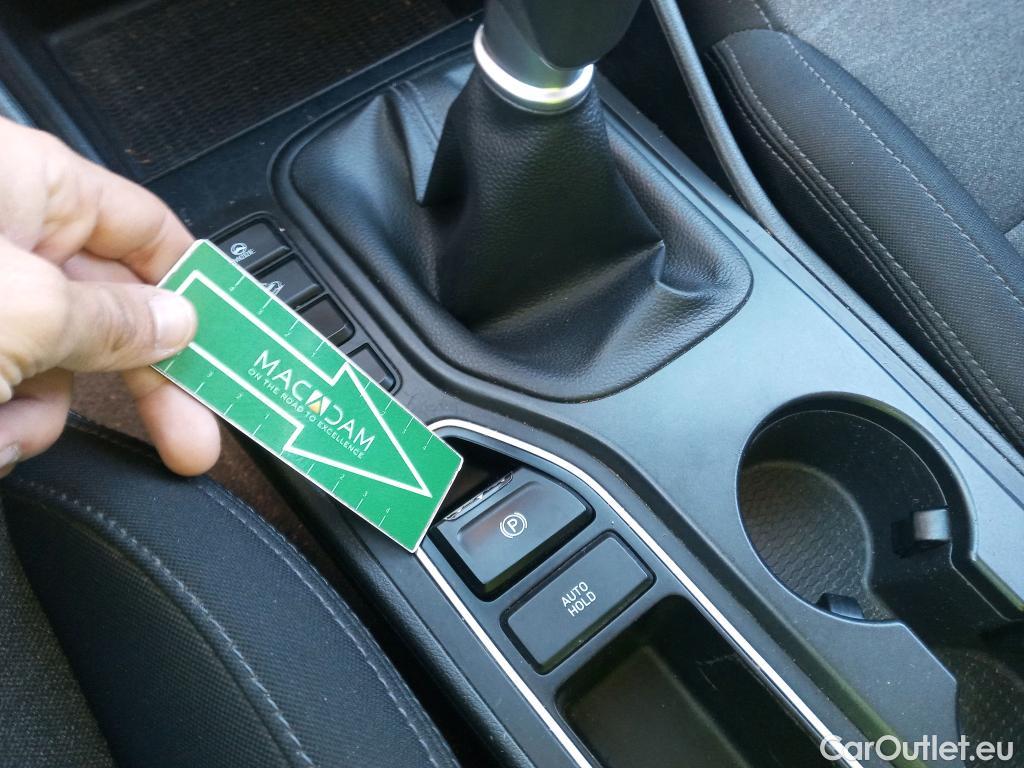  Hyundai  Tucson HYUNDAI  / 2018 / 5P / todoterreno 1.6 CRDI 85kW (116CV) 48V SLE 4X2(SP)(SL) #3