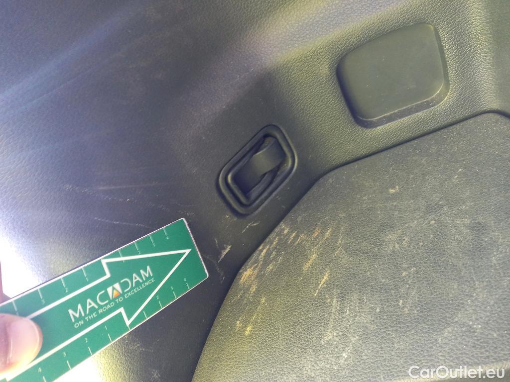  Hyundai  Tucson HYUNDAI  / 2018 / 5P / todoterreno 1.6 CRDI 85kW (116CV) 48V SLE 4X2(SP)(SL) #21