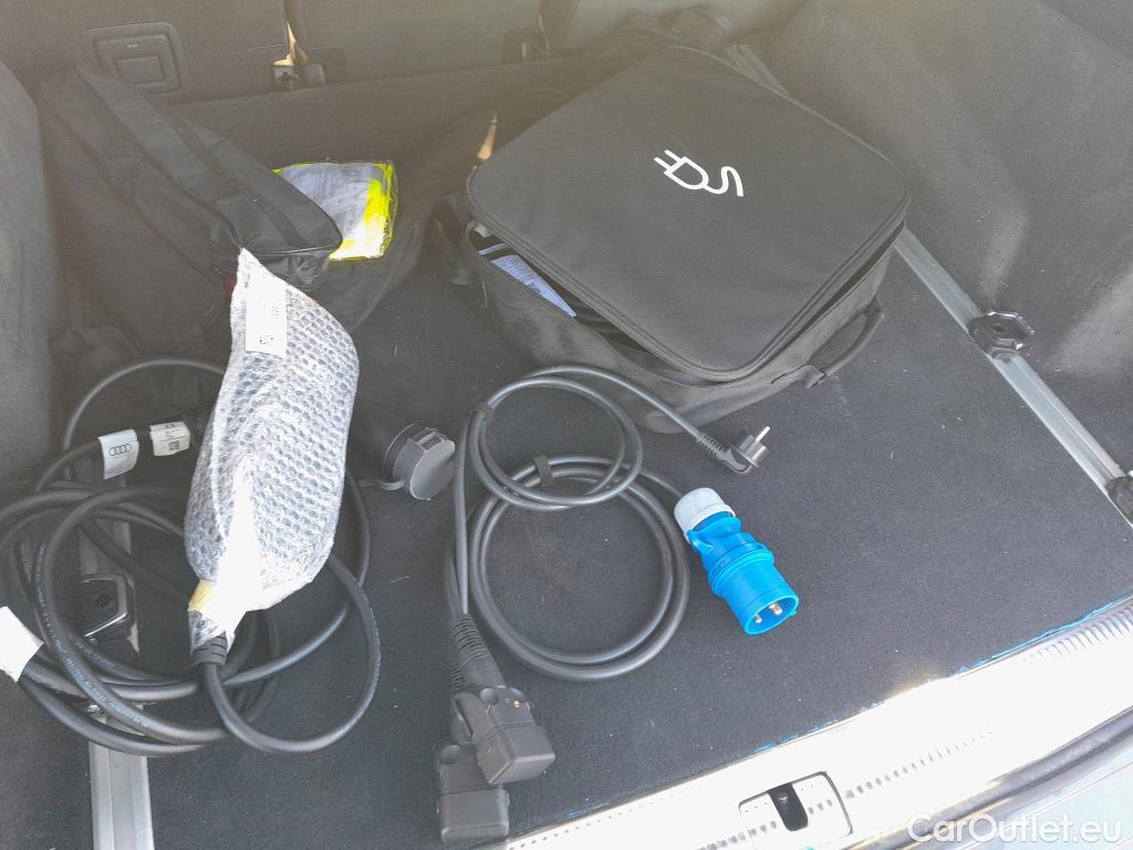  Audi  Q7 AUDI  / 2019 / 5P / todoterreno Black line plus 55 TFSIe 280kW qua tip(SP) #6