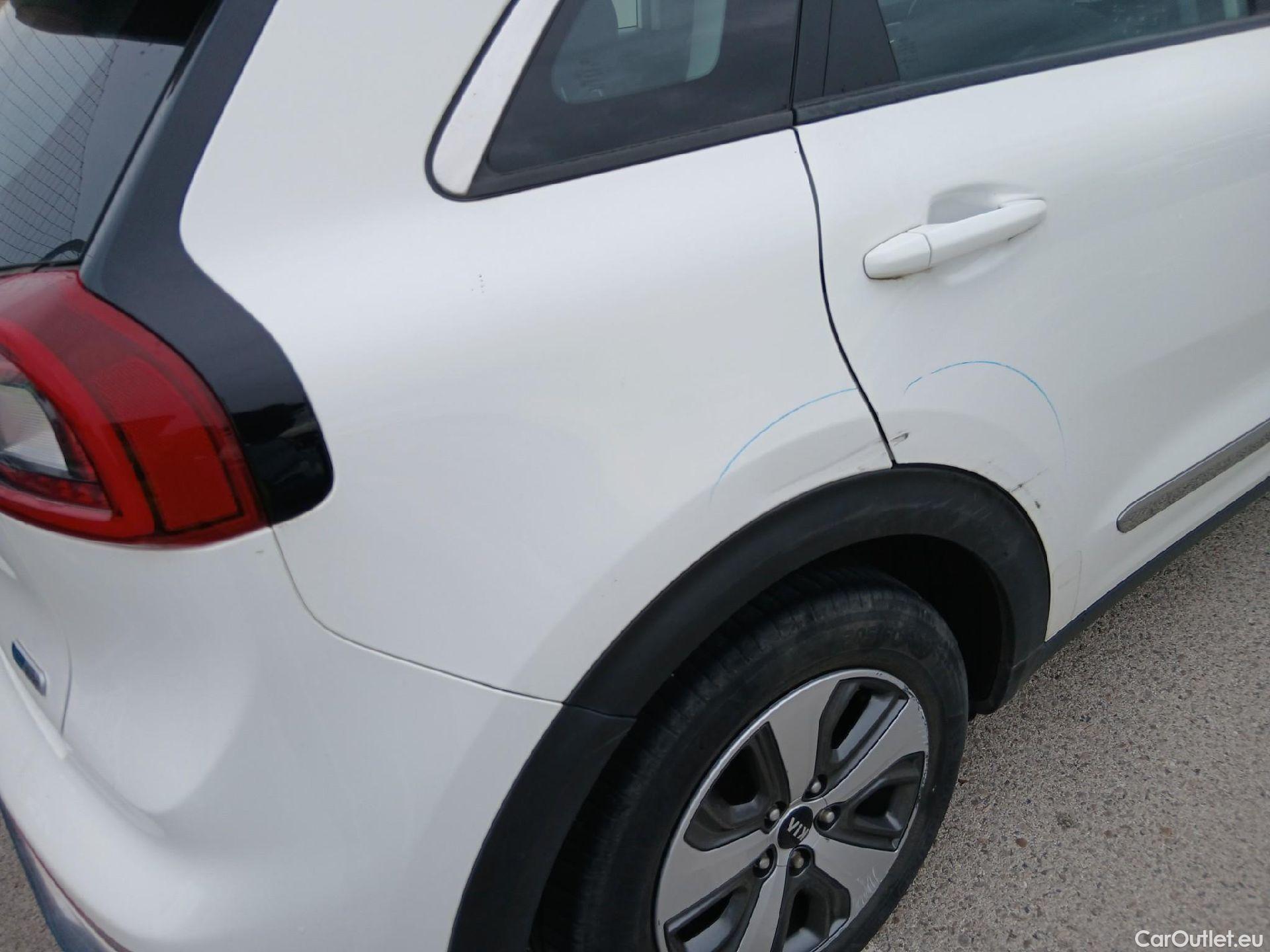  KIA  Niro KIA  Hïbrido Enchufable / 2016 / 5P / crossover 1.6 GDi Híbrido Enchufable 104kW Drive #14