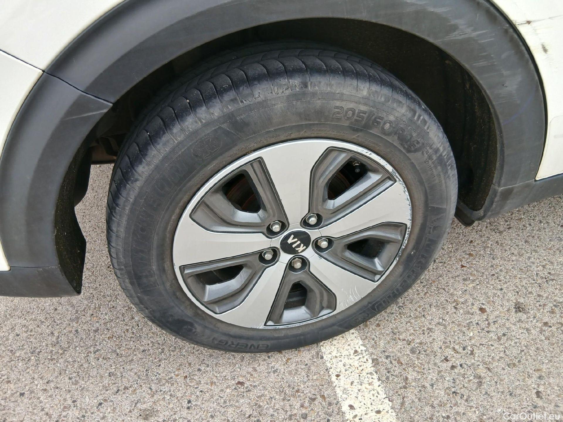  KIA  Niro KIA  Hïbrido Enchufable / 2016 / 5P / crossover 1.6 GDi Híbrido Enchufable 104kW Drive #20