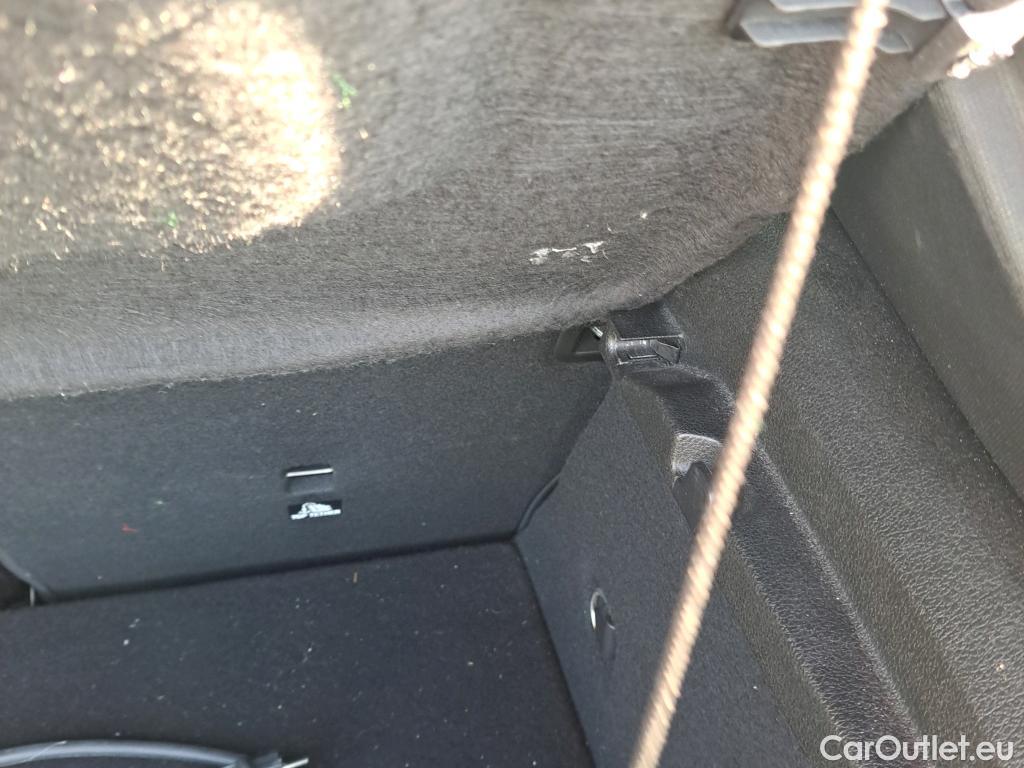  Mercedes  A-Klasse Clase A A 250 e (177.086)Premium-Pack 1.3 AMG Line 220CV AT8 E6d #3