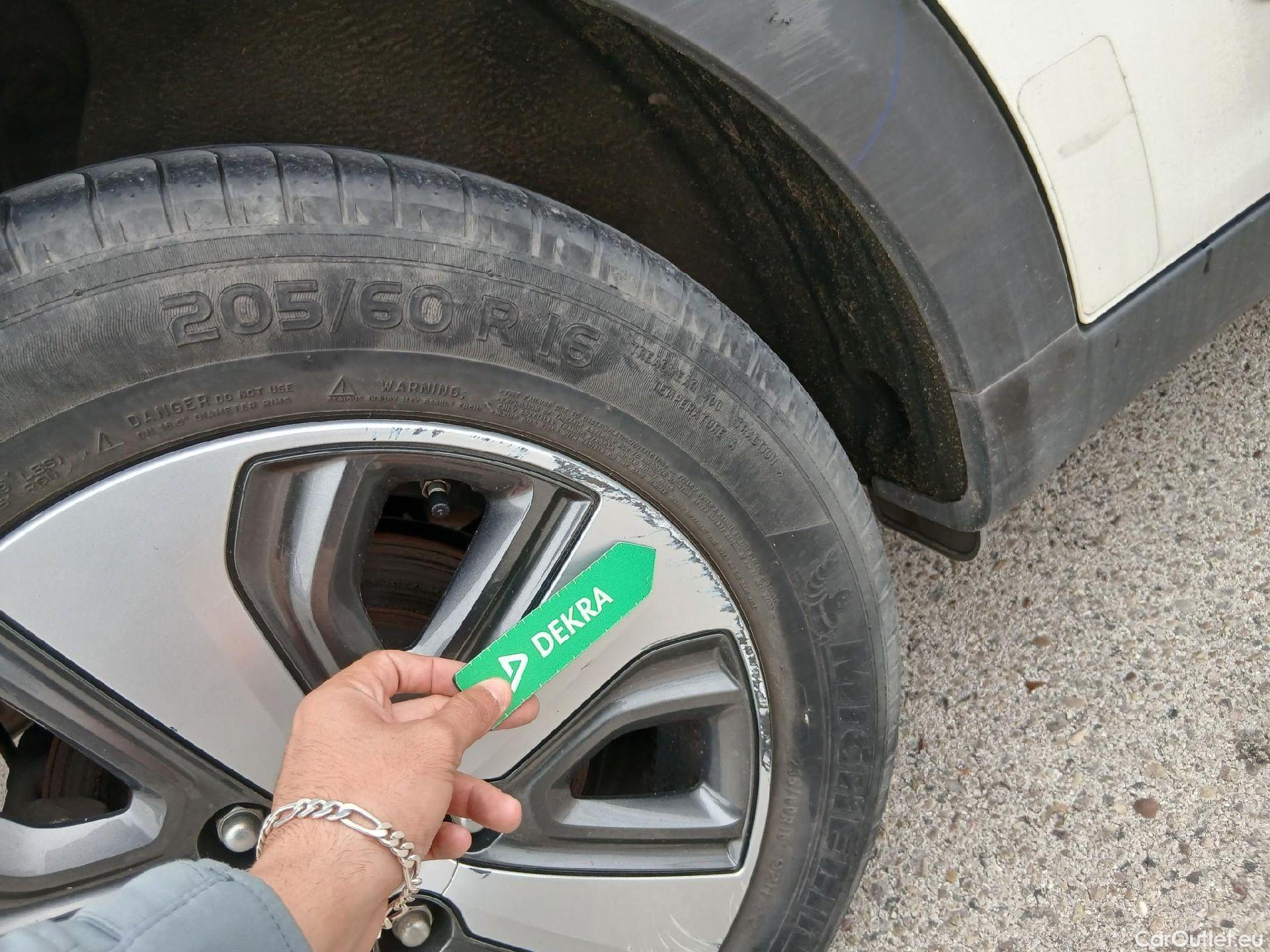  KIA  Niro KIA  Hïbrido Enchufable / 2016 / 5P / crossover 1.6 GDi Híbrido Enchufable 104kW Drive #21