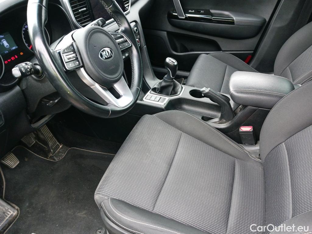  KIA  Sportage KIA  / 2018 / 5P / todoterreno 1.6 MHEV Black Edition 100kW (136CV) 4x2(SP) #24