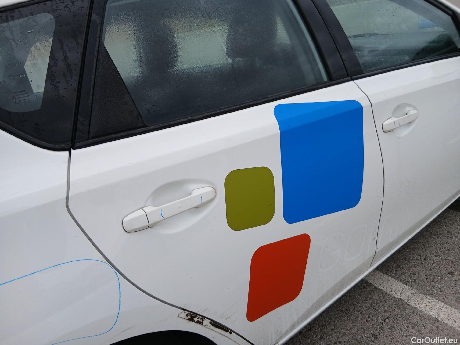  Toyota  Auris TOYOTA  / 2015 / 5P / berlina con portón 1.8 140H Hybrid Business #43