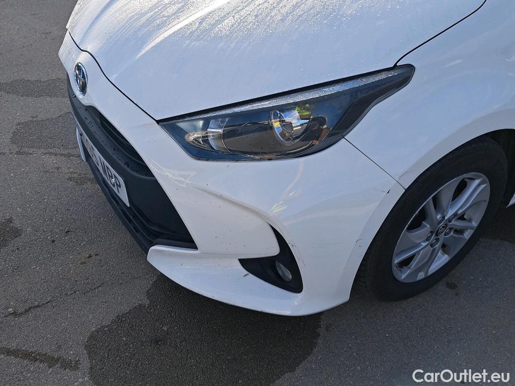  Toyota  Yaris TOYOTA  / 2020 / 5P / berlina con portón 1.5 120H Business Plus #11