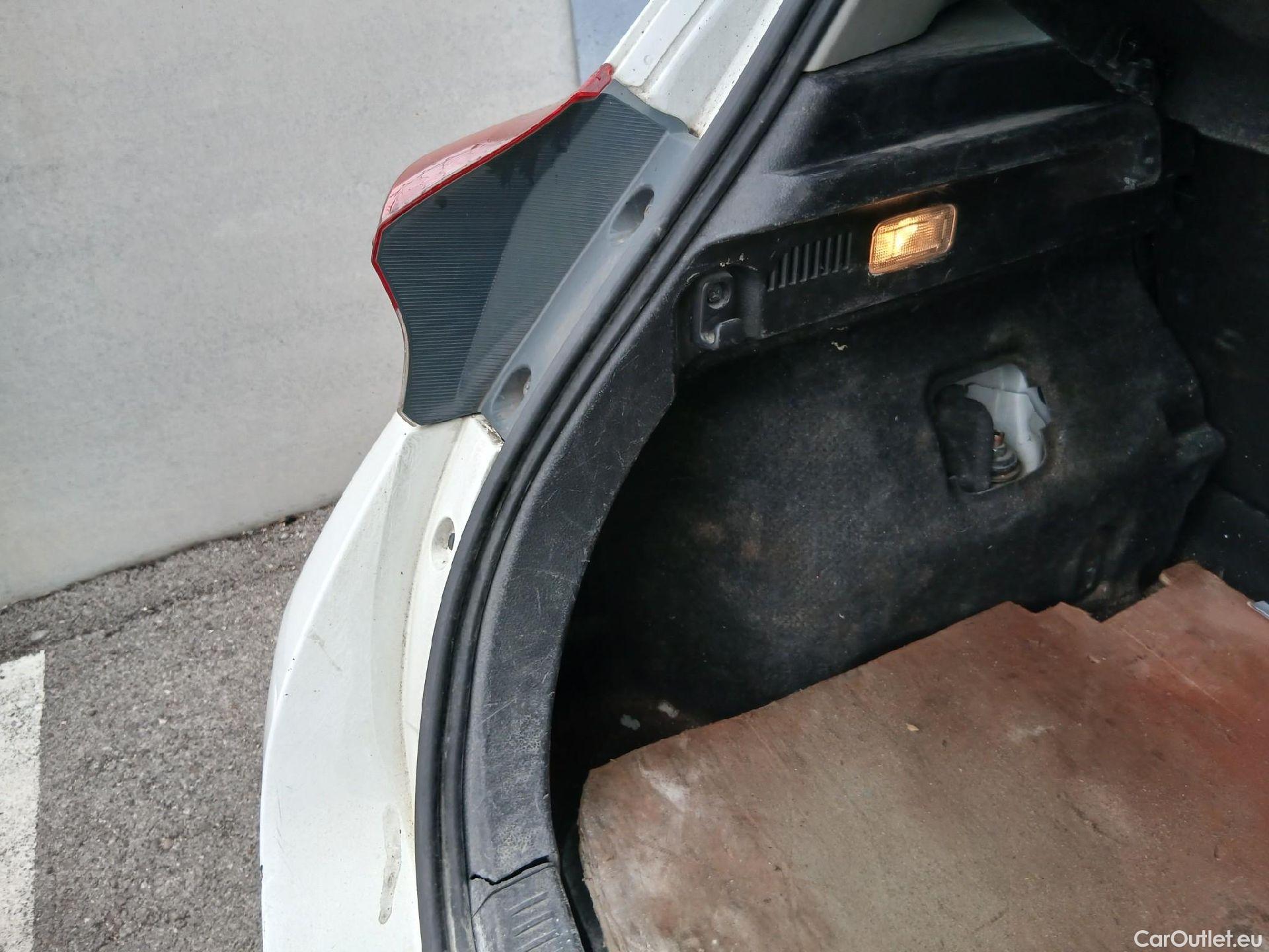  Toyota  Auris TOYOTA  / 2015 / 5P / berlina con portón 1.8 140H Hybrid Business #36