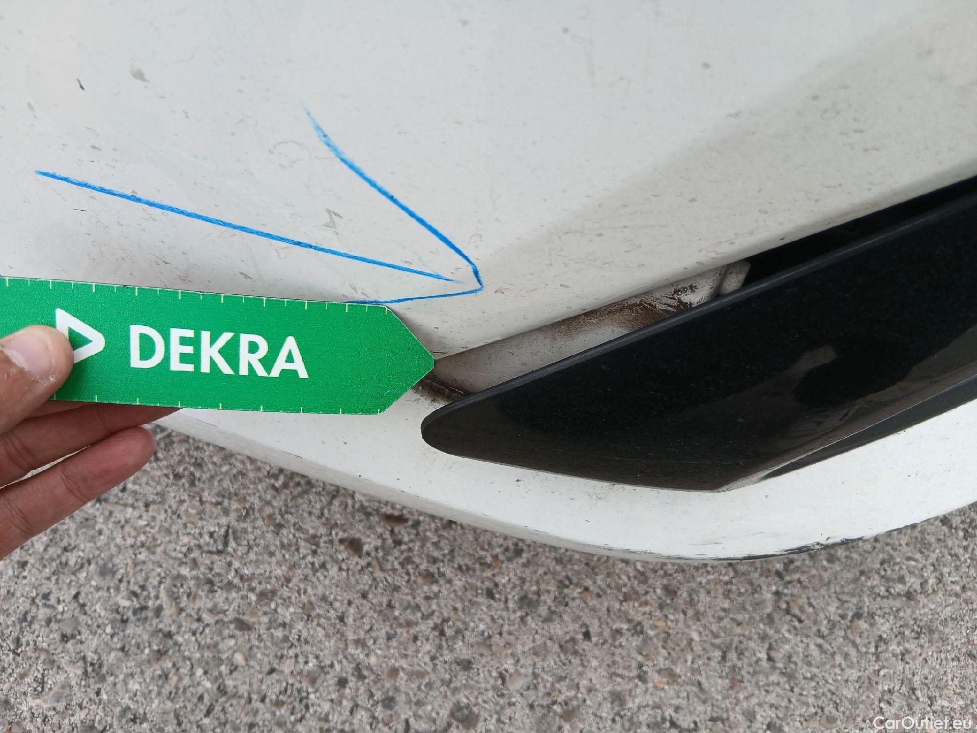  Toyota  Auris TOYOTA  / 2015 / 5P / berlina con portón 1.8 140H Hybrid Business #4