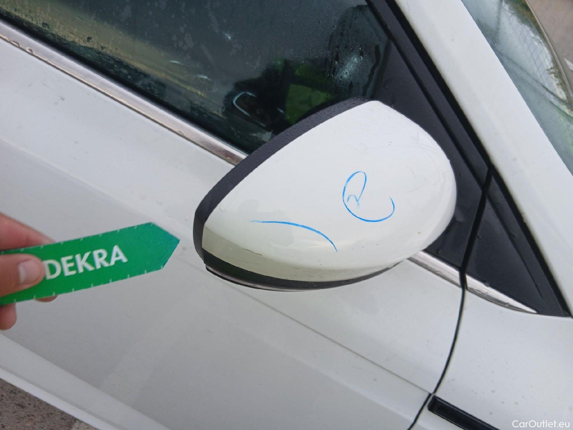  Renault  Megane RENAULT Mégane / 2020 / 5P / familiar S.T. Intens Blue dCi 85 kW (115CV) -SS #24