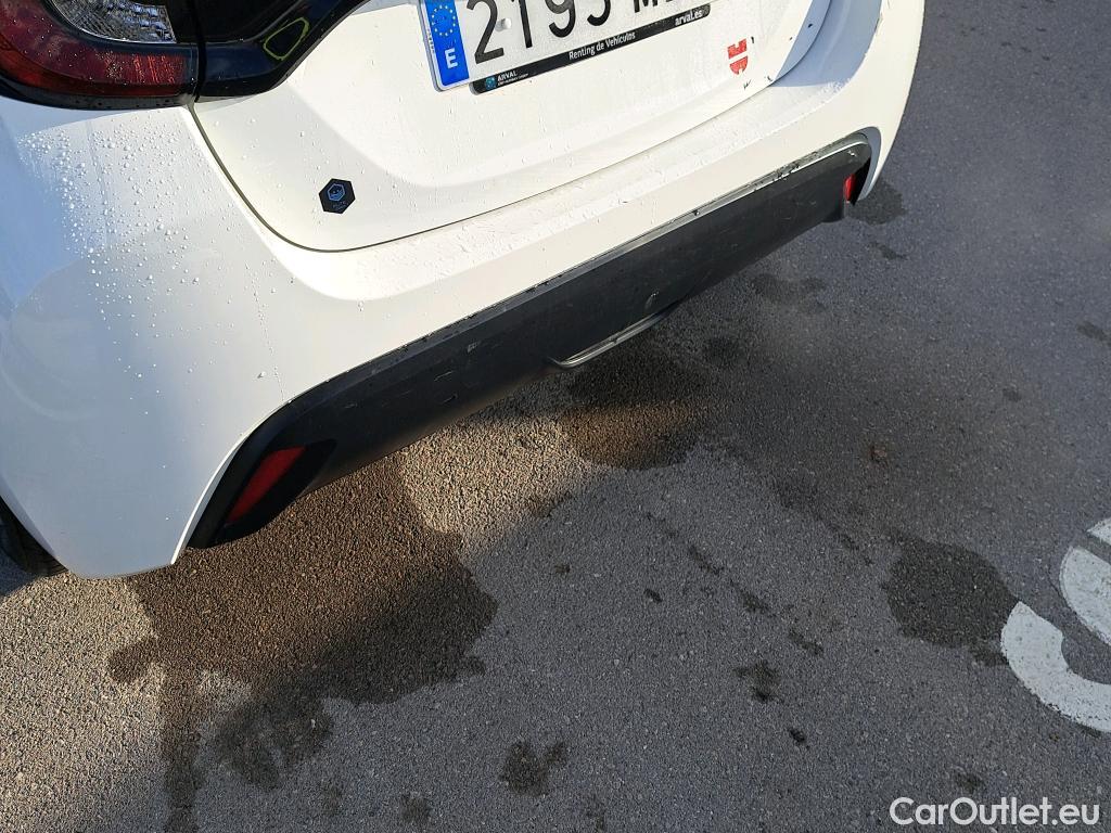  Toyota  Yaris TOYOTA  / 2020 / 5P / berlina con portón 1.5 120H Business Plus #9