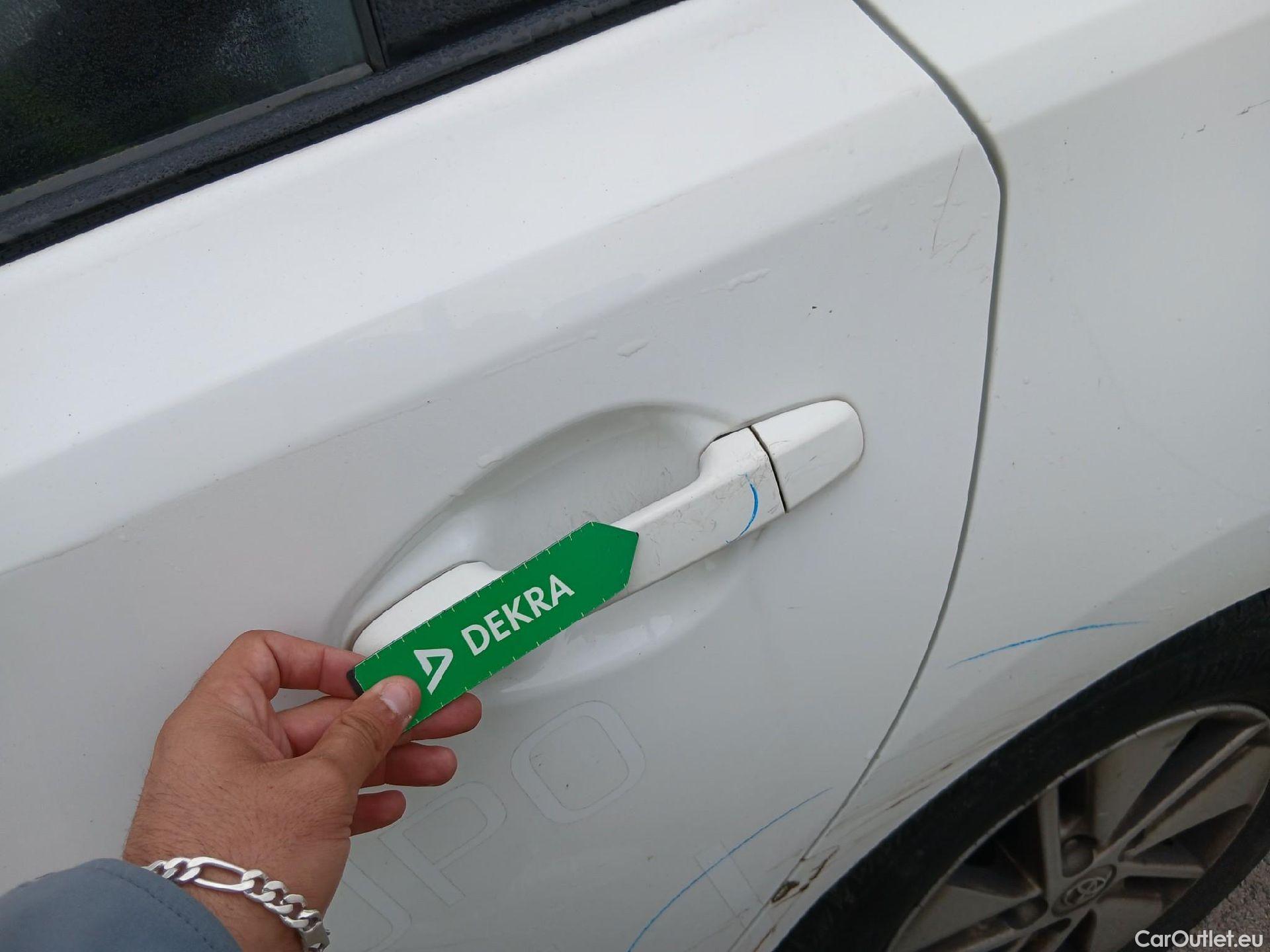  Toyota  Auris TOYOTA  / 2015 / 5P / berlina con portón 1.8 140H Hybrid Business #19