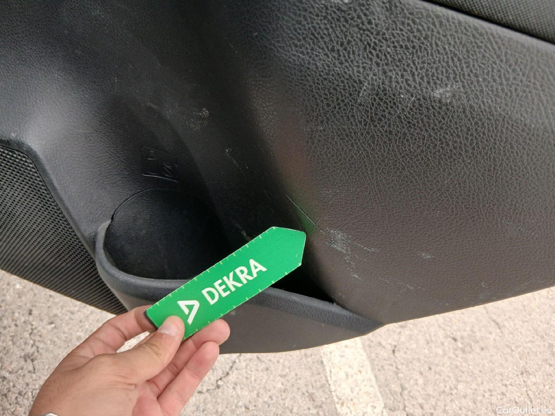  Toyota  Auris TOYOTA  / 2015 / 5P / berlina con portón 1.8 140H Hybrid Business #45