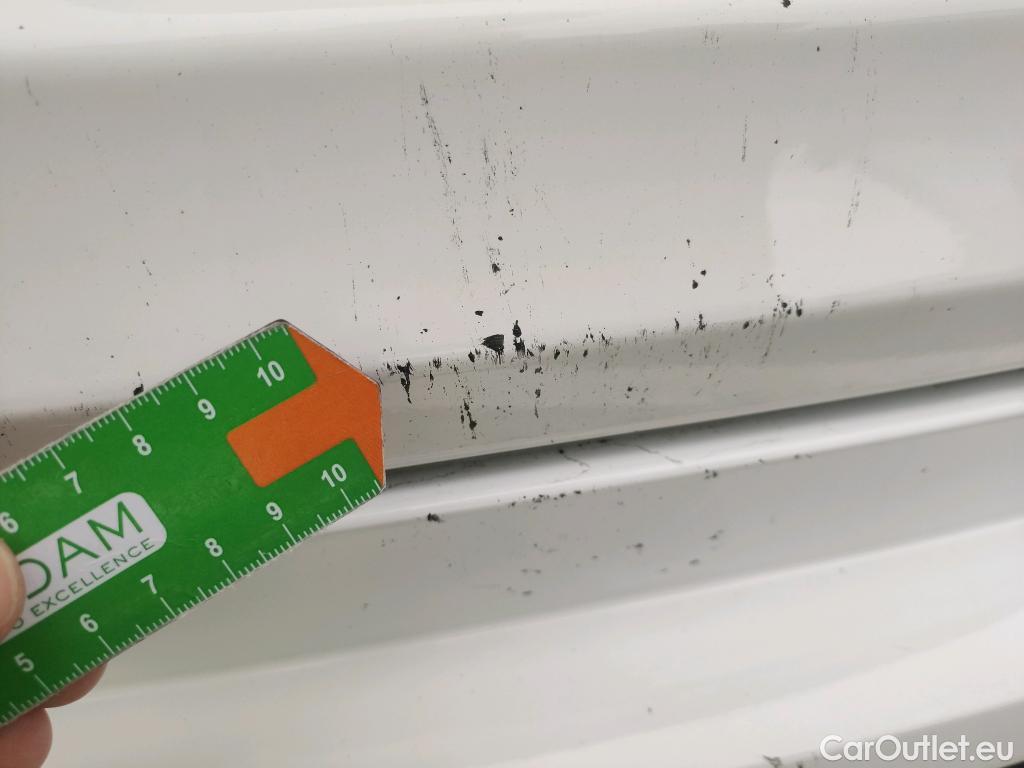  Toyota  C-HR TOYOTA  / 2019 / 5P / todoterreno 1.8 125H Active #2