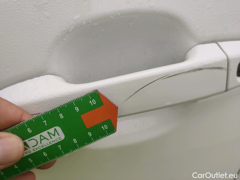  Toyota  C-HR TOYOTA  / 2019 / 5P / todoterreno 1.8 125H Active #18