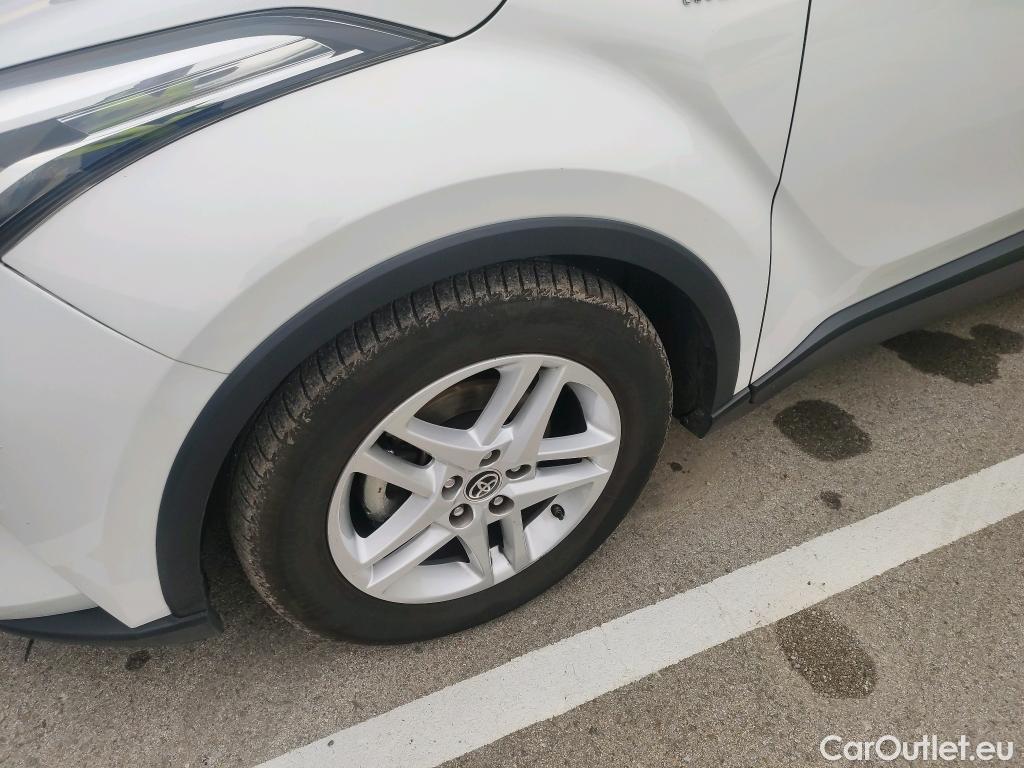  Toyota  C-HR TOYOTA  / 2019 / 5P / todoterreno 1.8 125H Active #9